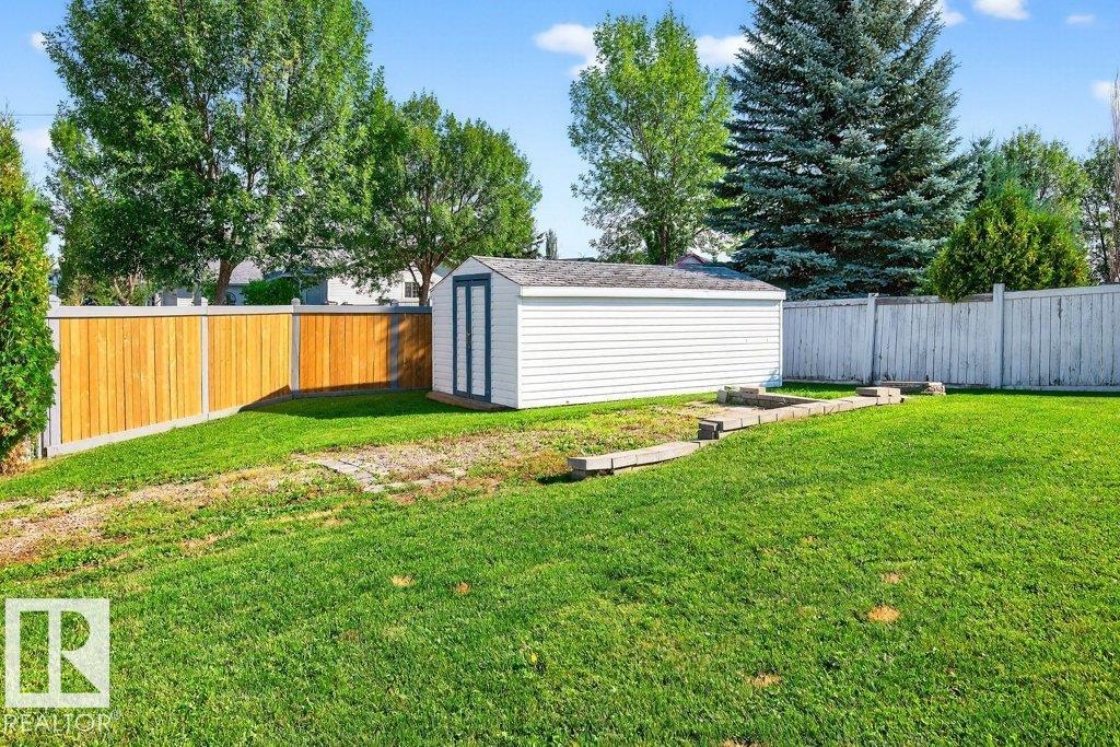 Photo 32 at 94 La Costa Fairway Close, The Fairways, Stony Plain