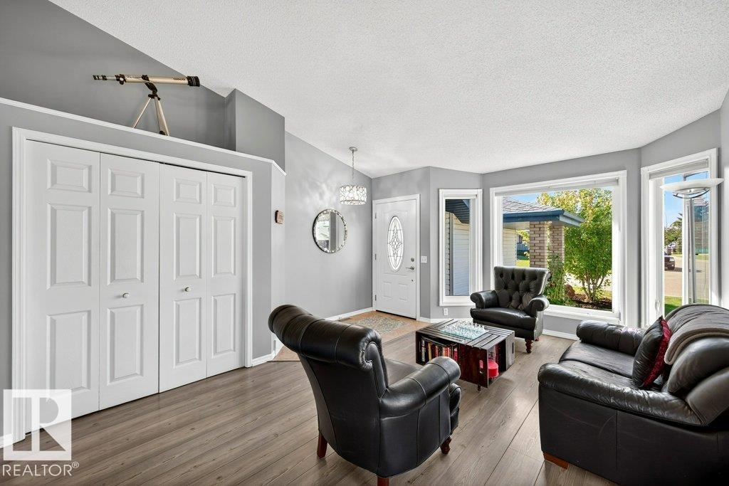 Photo 7 at 94 La Costa Fairway Close, The Fairways, Stony Plain