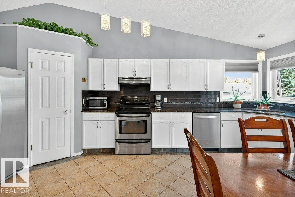 Photo 9 at 94 La Costa Fairway Close, The Fairways, Stony Plain