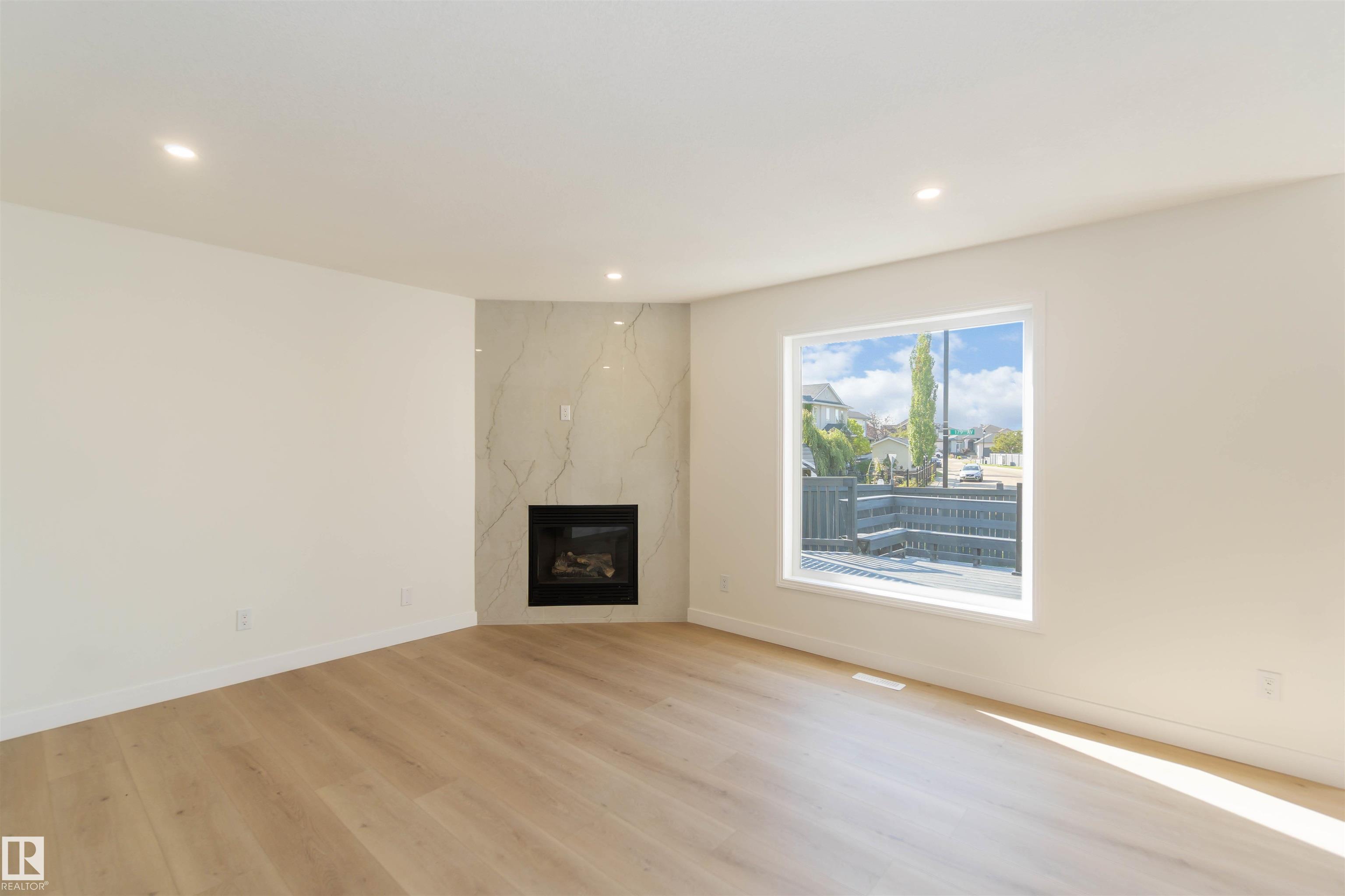 Photo 7 at 10711 180 Avenue NW, Chambery, Edmonton