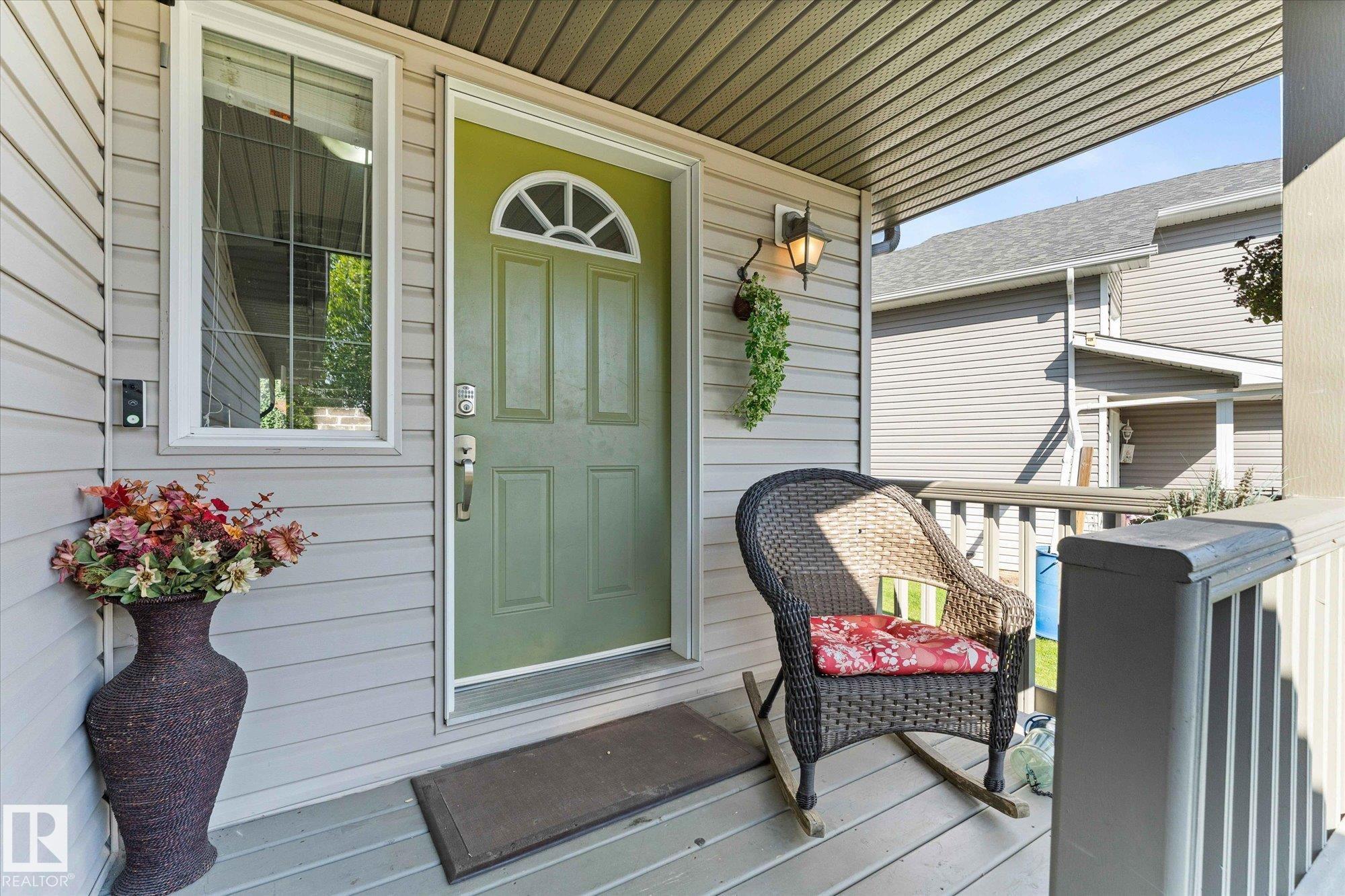 Photo 11 at 45 Lamplight Drive, Legacy Park, Spruce Grove