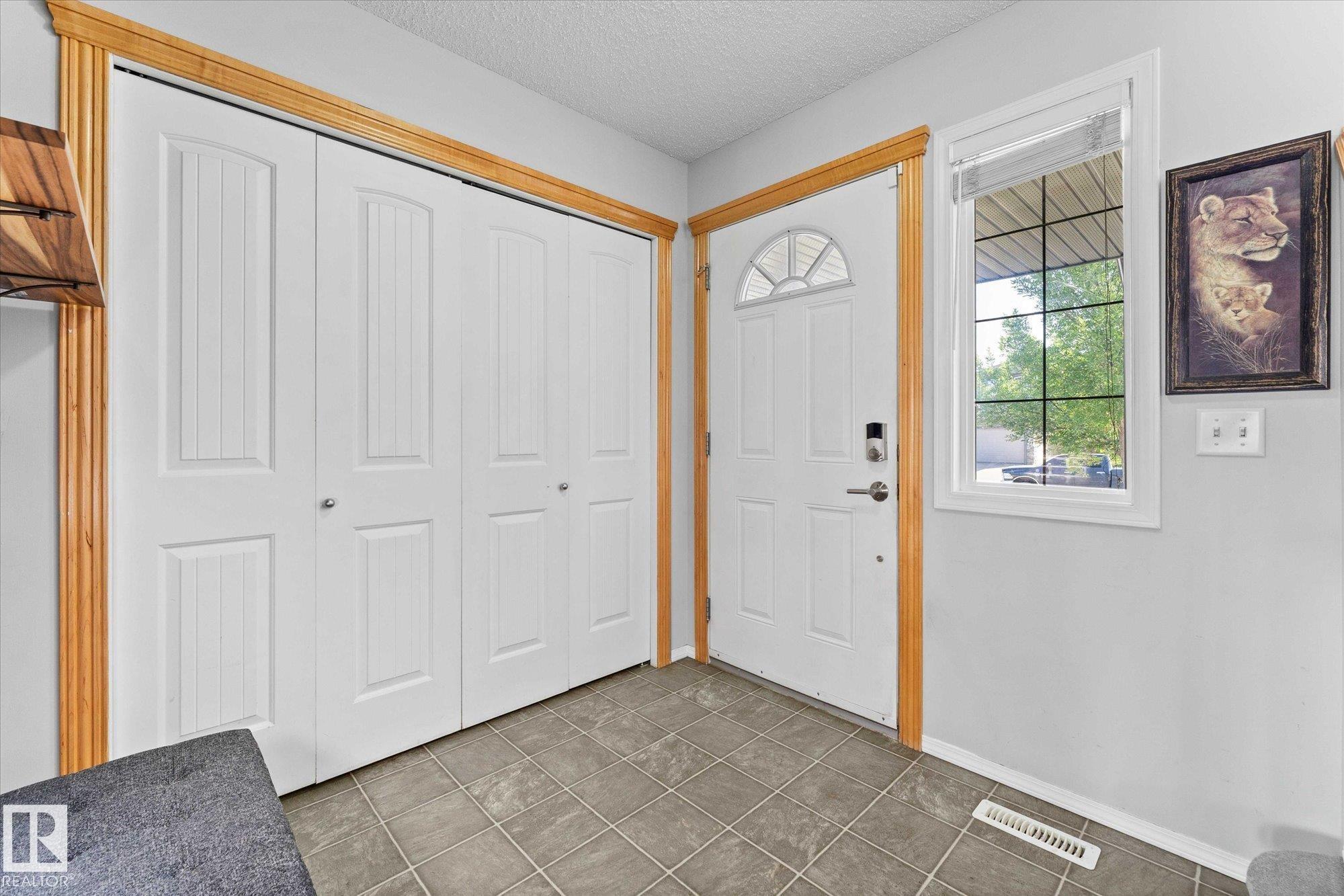 Photo 13 at 45 Lamplight Drive, Legacy Park, Spruce Grove