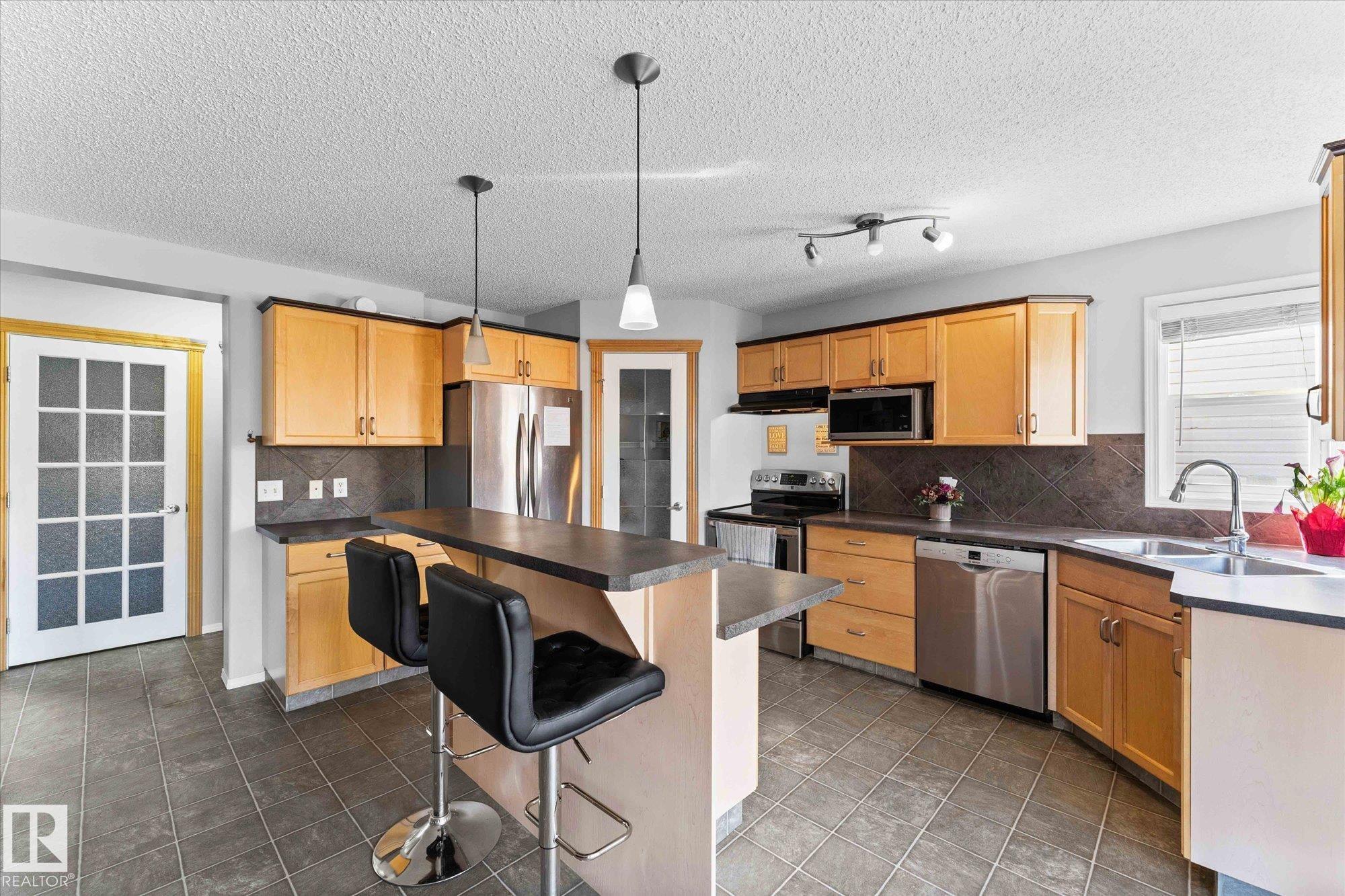 Photo 20 at 45 Lamplight Drive, Legacy Park, Spruce Grove