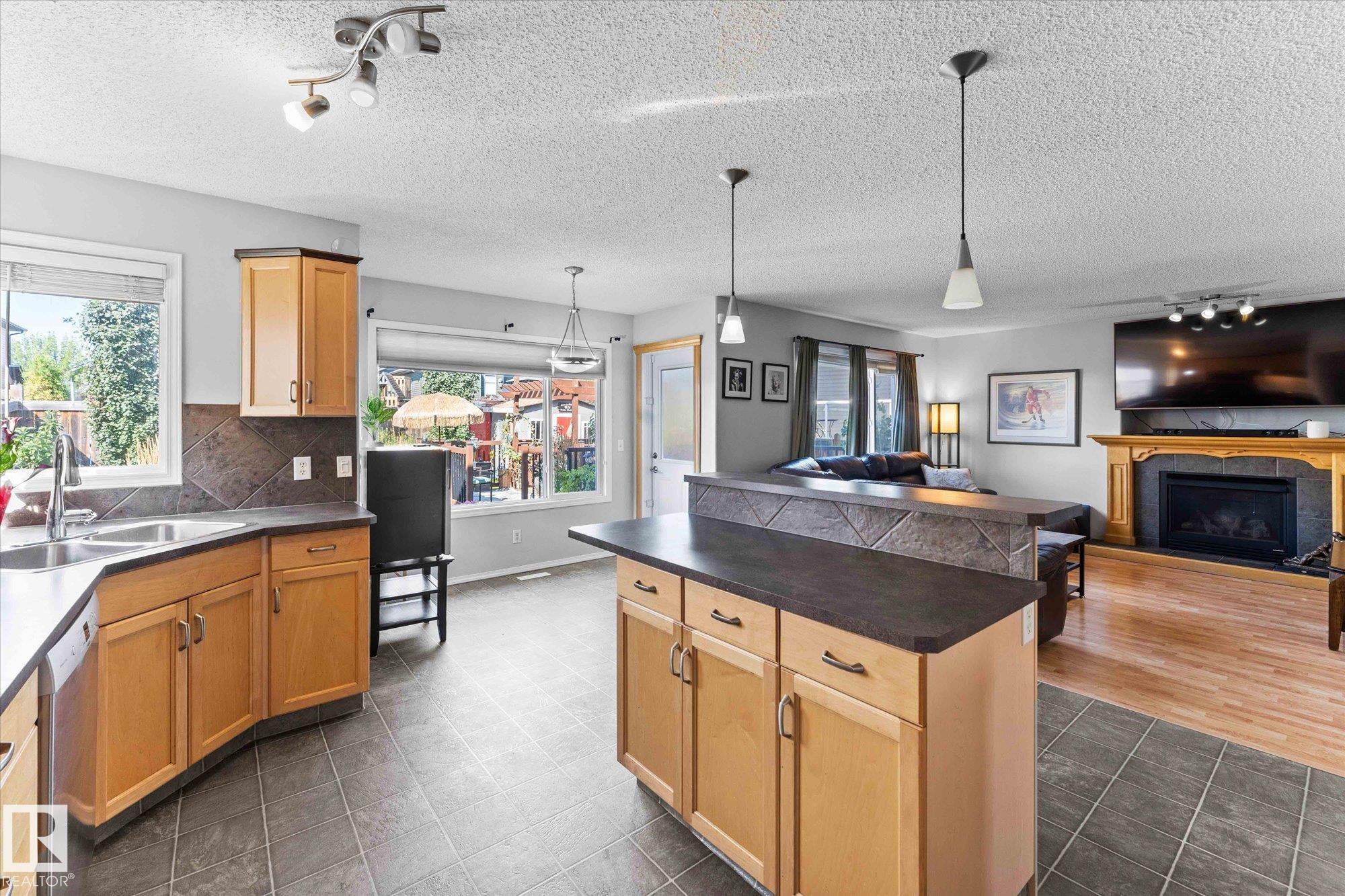 Photo 22 at 45 Lamplight Drive, Legacy Park, Spruce Grove