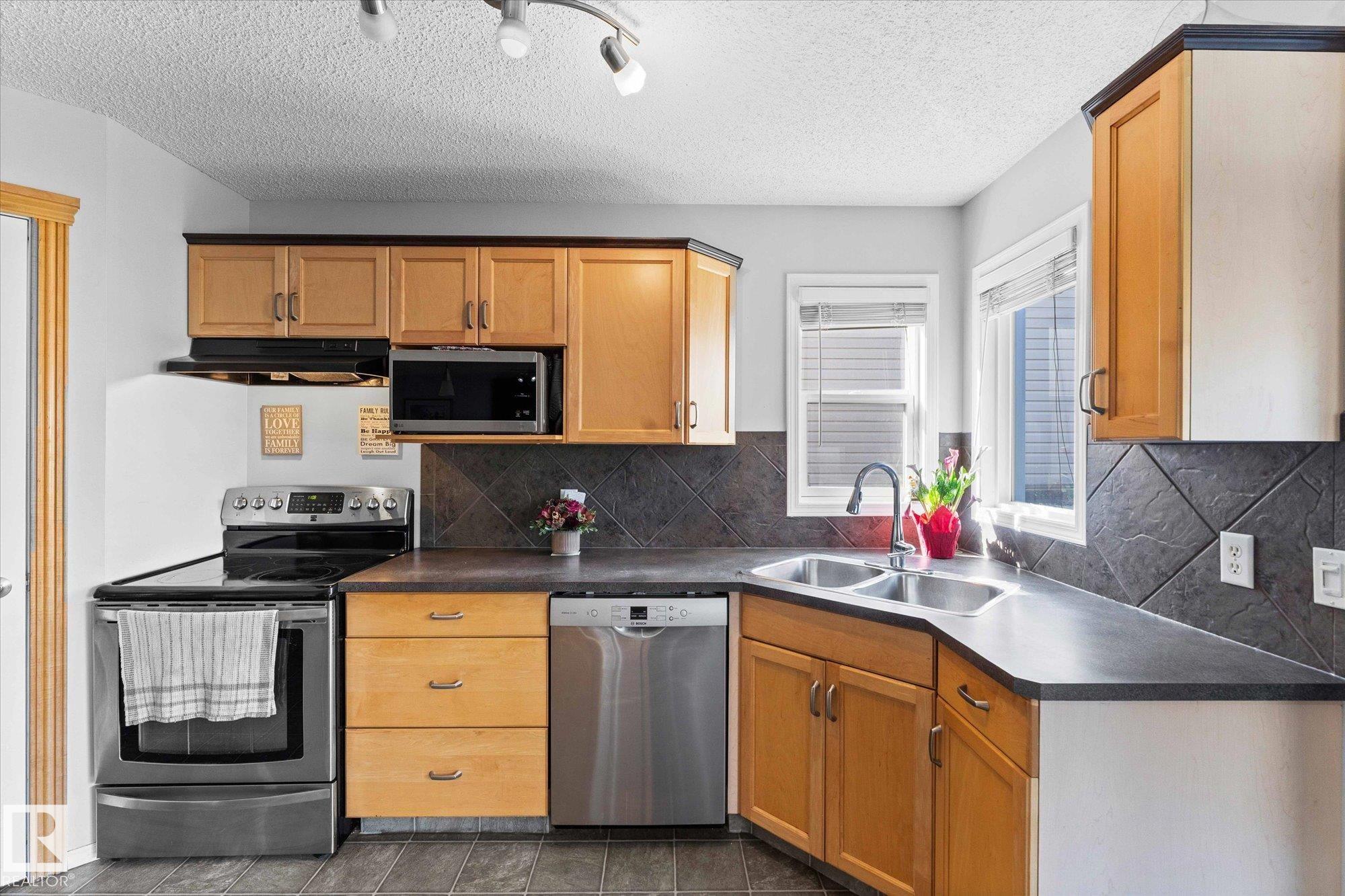 Photo 24 at 45 Lamplight Drive, Legacy Park, Spruce Grove