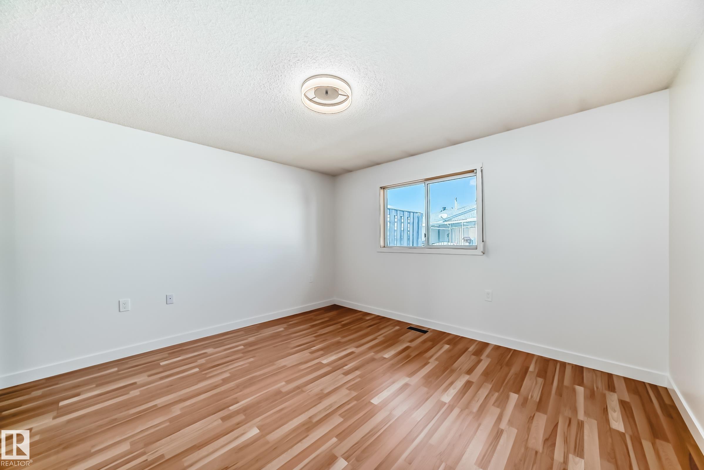 Photo 17 at 15571 59a Street NW, Hollick-Kenyon, Edmonton