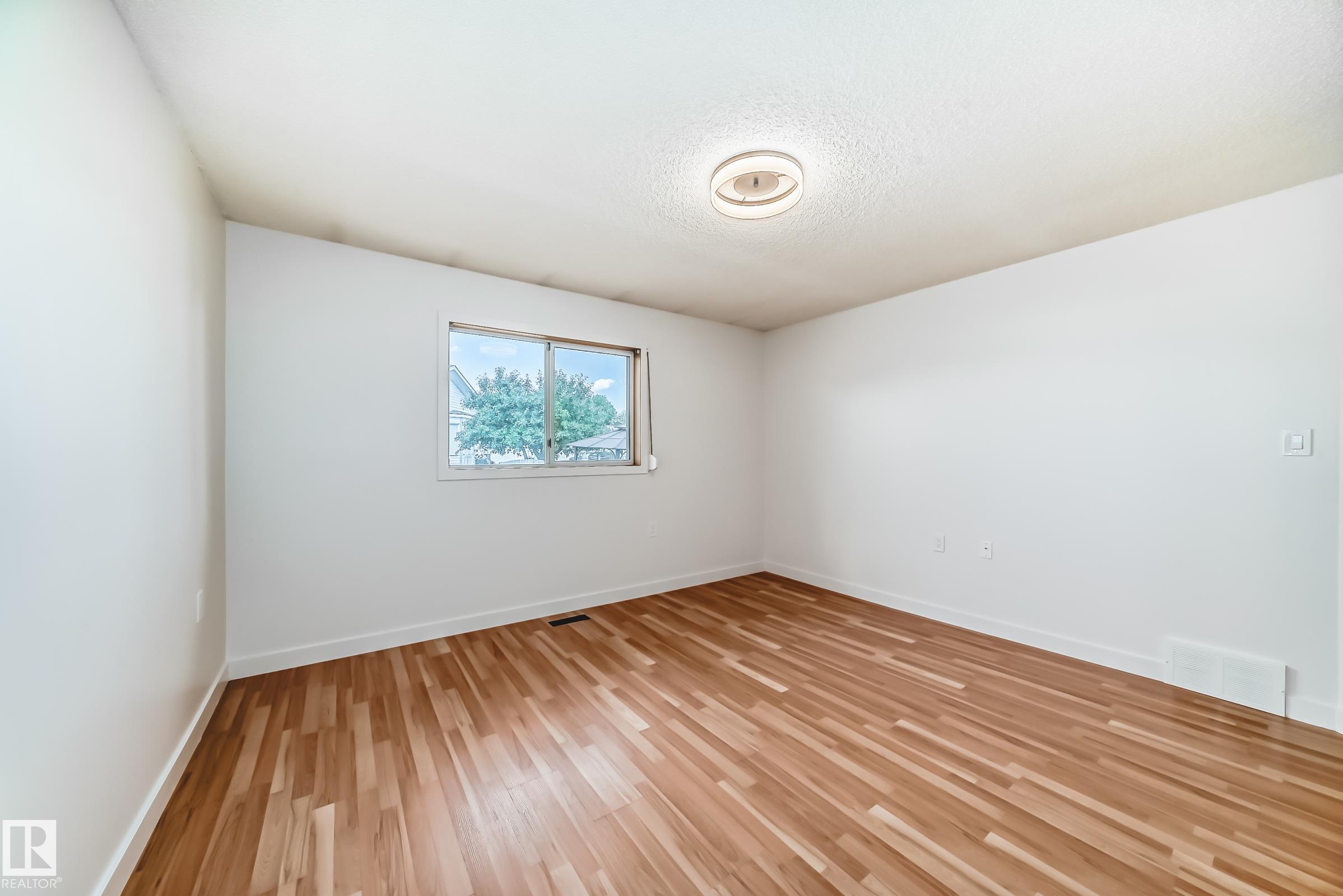 Photo 21 at 15571 59a Street NW, Hollick-Kenyon, Edmonton