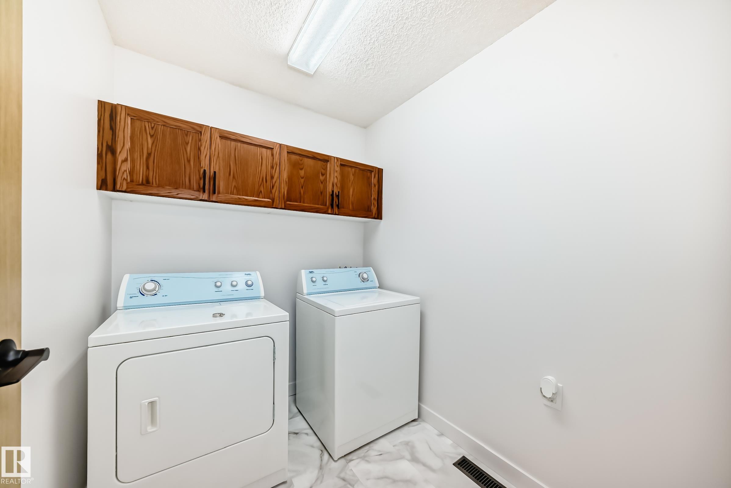 Photo 32 at 15571 59a Street NW, Hollick-Kenyon, Edmonton