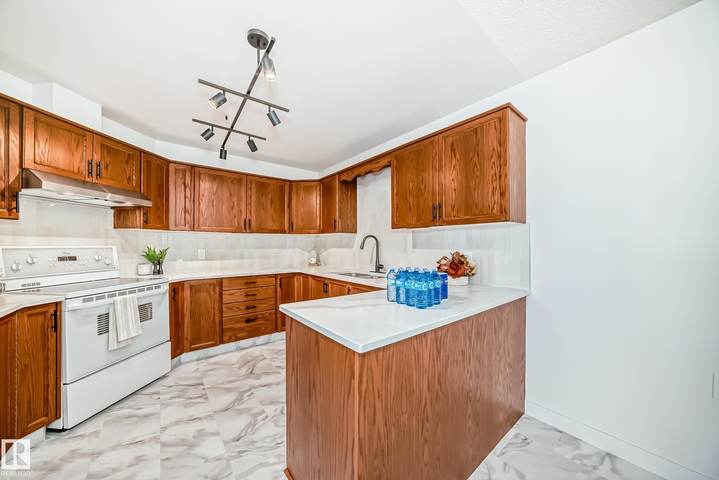 Photo 6 at 15571 59a Street NW, Hollick-Kenyon, Edmonton