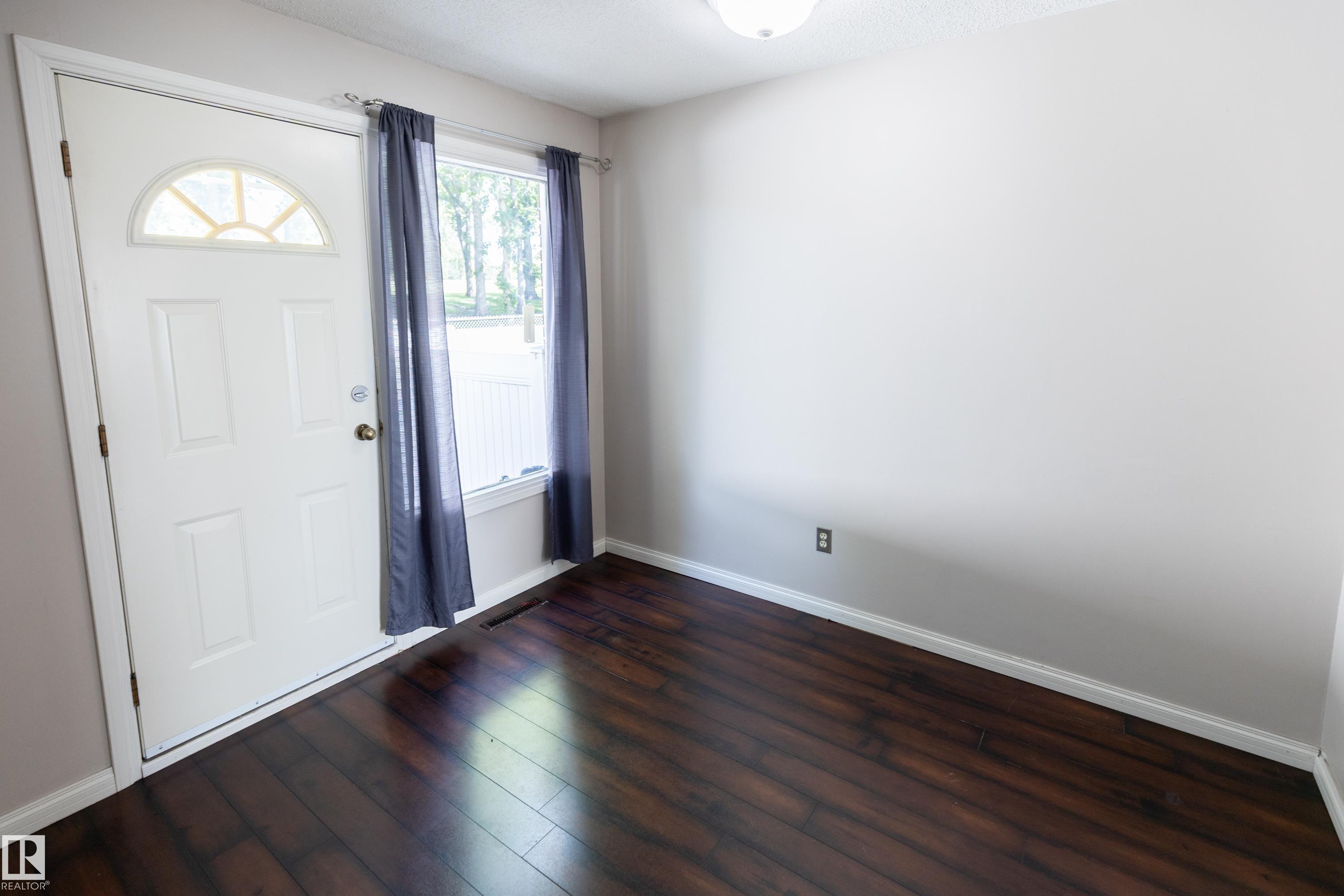 Photo 4 at 36 Great oaks, Broadmoor Estates, Sherwood Park