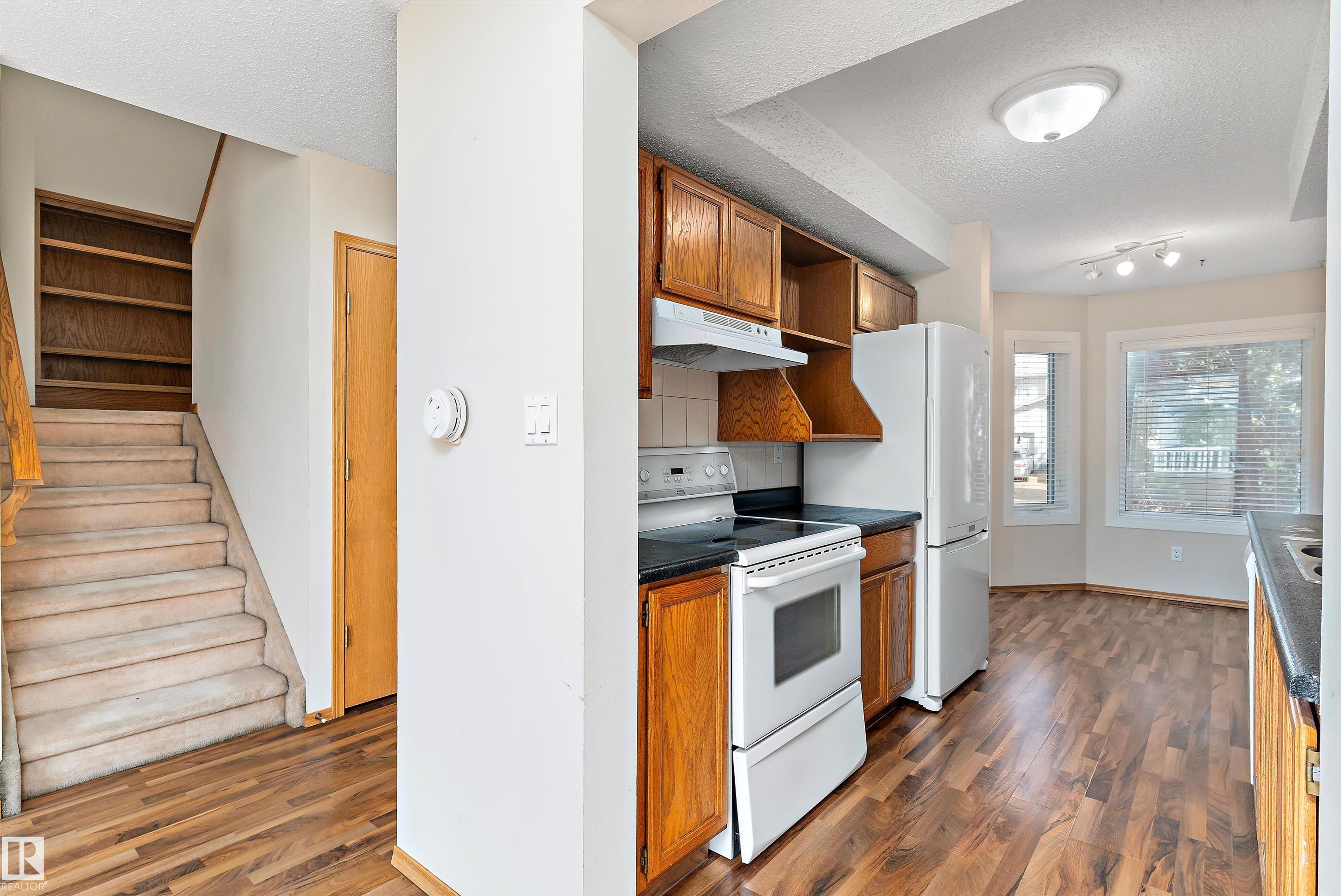 Photo 15 at 28 - 3520 60 Street NW, Hillview, Edmonton