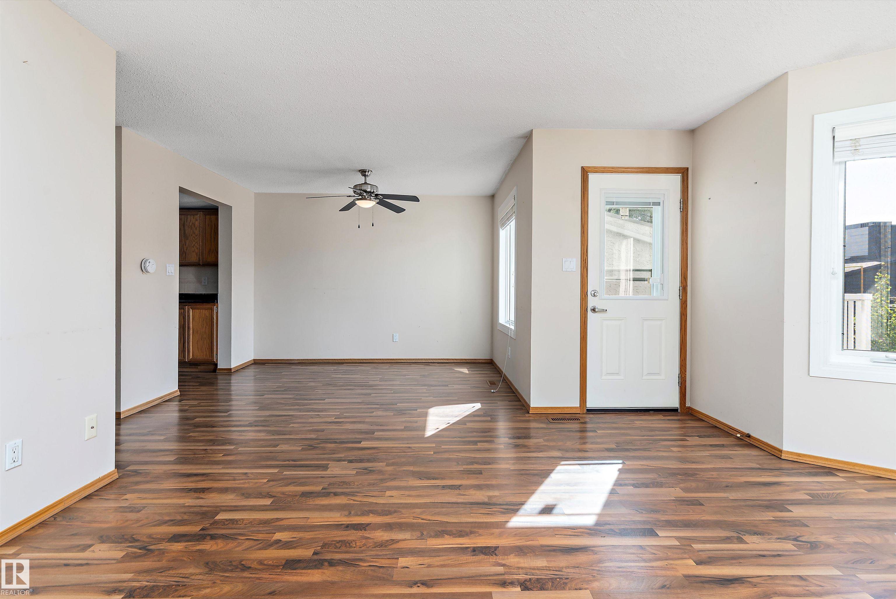 Photo 19 at 28 - 3520 60 Street NW, Hillview, Edmonton