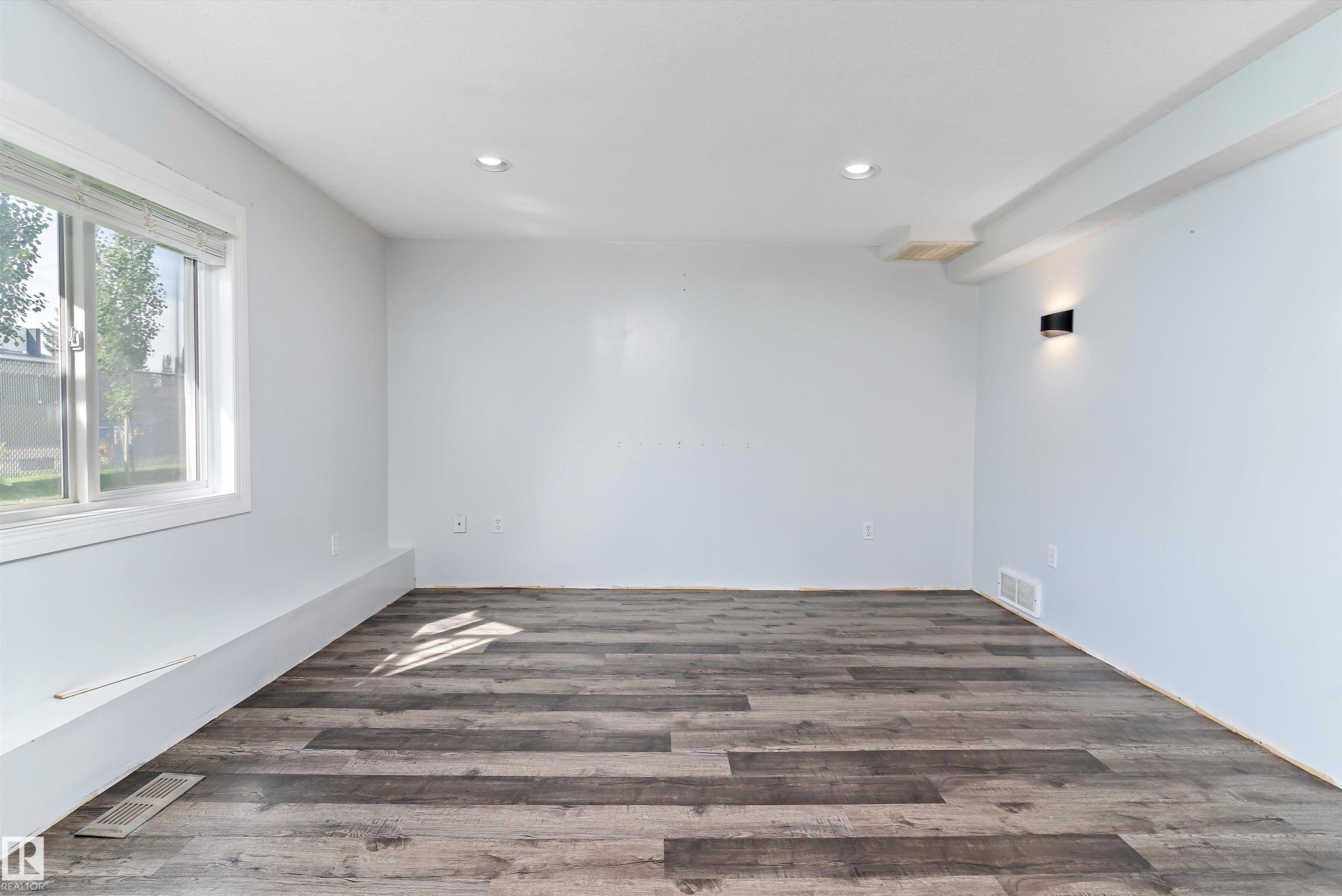 Photo 38 at 28 - 3520 60 Street NW, Hillview, Edmonton