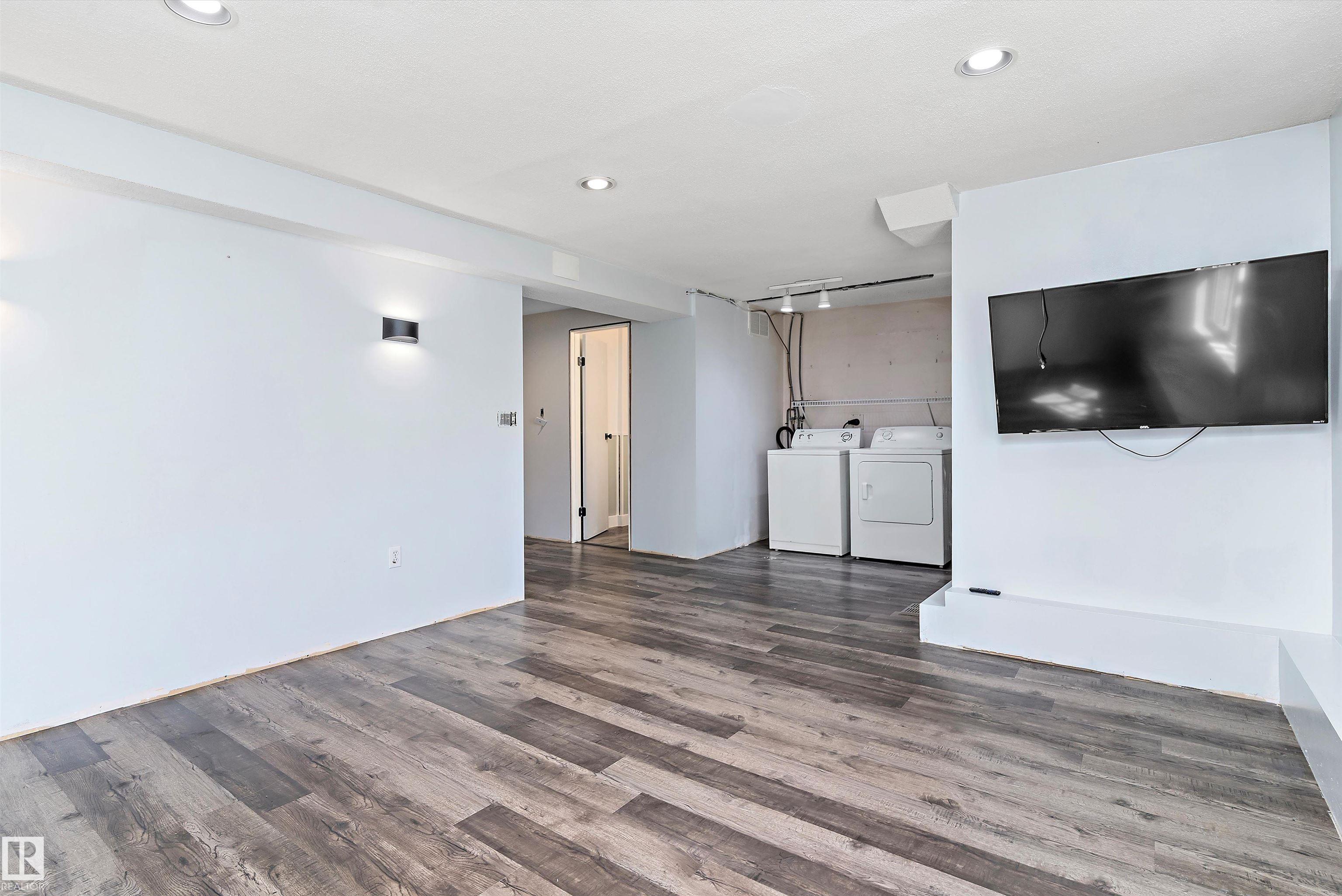 Photo 39 at 28 - 3520 60 Street NW, Hillview, Edmonton