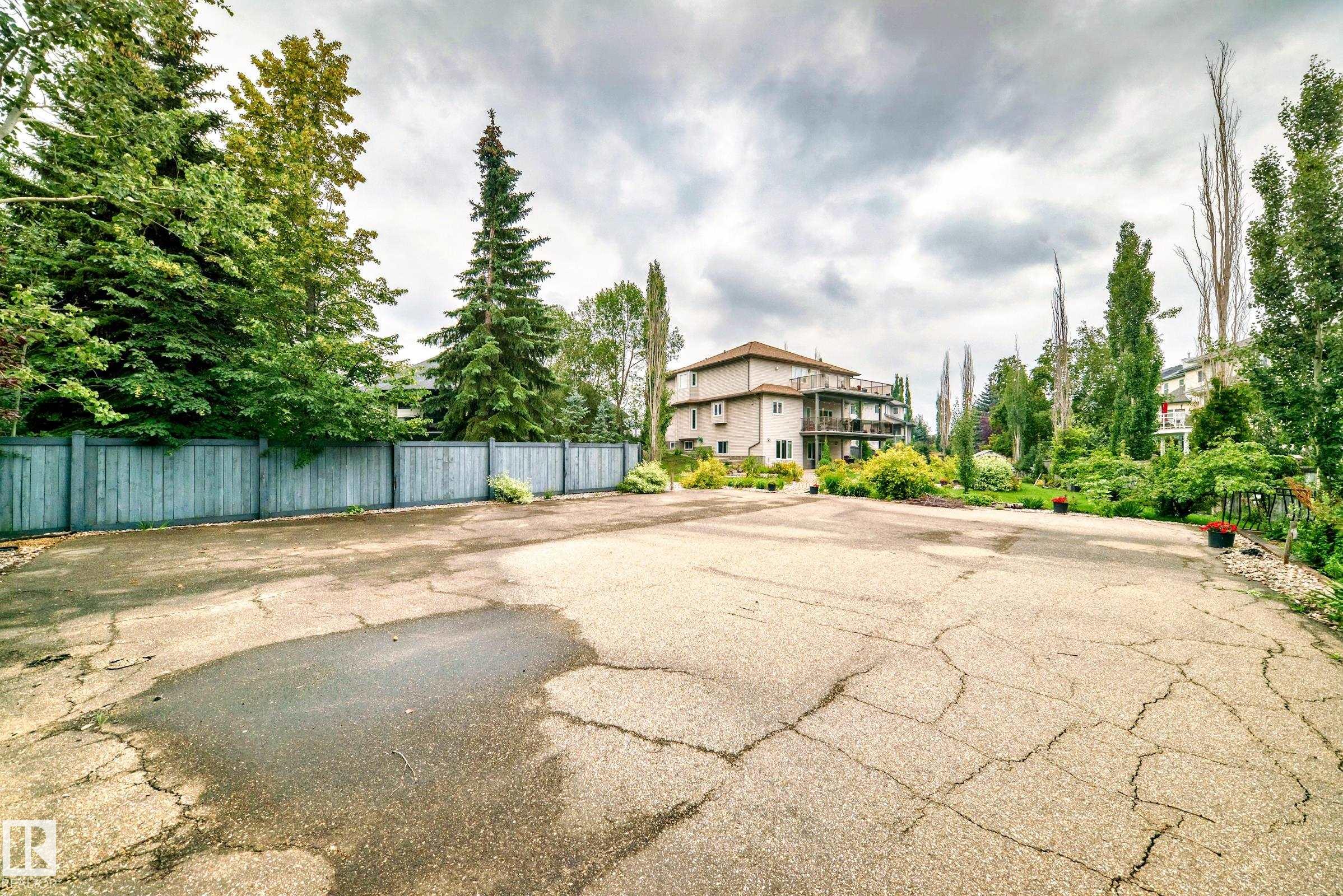 http://cdnparap120.paragonrels.com/ParagonImages/Property/p12/RAE/225367985/70/0/0/f81b63c0465de4d90d2a790d8f0dbad6/1/806f711d77cda5e571fc6c41828e4b7f/225367985-5c93e960-b35f-4e09-983b-bd8812770013.JPG