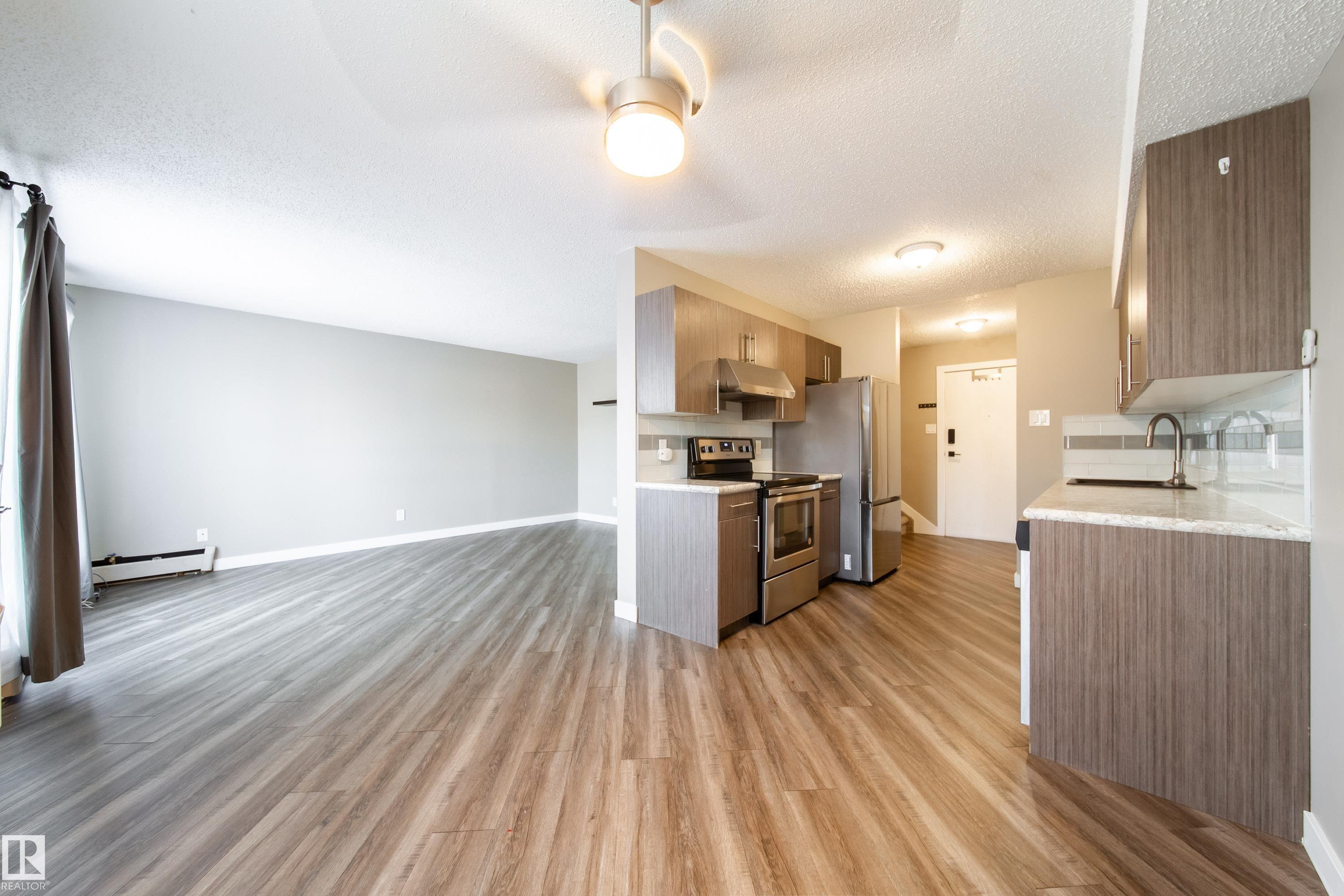 Photo 5 at 117 - 6103 35a Avenue NW, Hillview, Edmonton