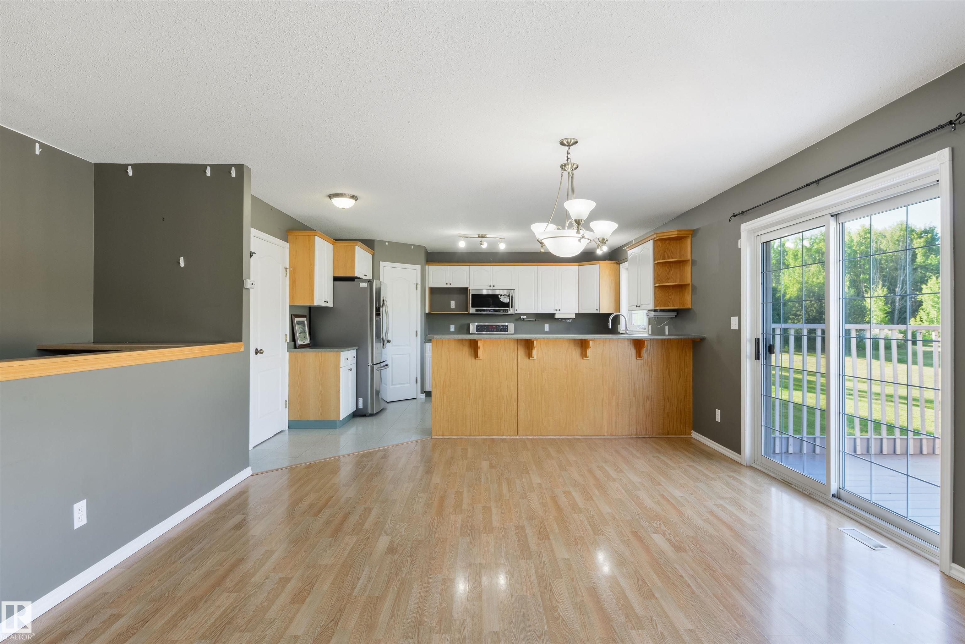 Photo 8 at 3 - 52505 Rge Road 22, Lincolnshire Downs, Rural Parkland County