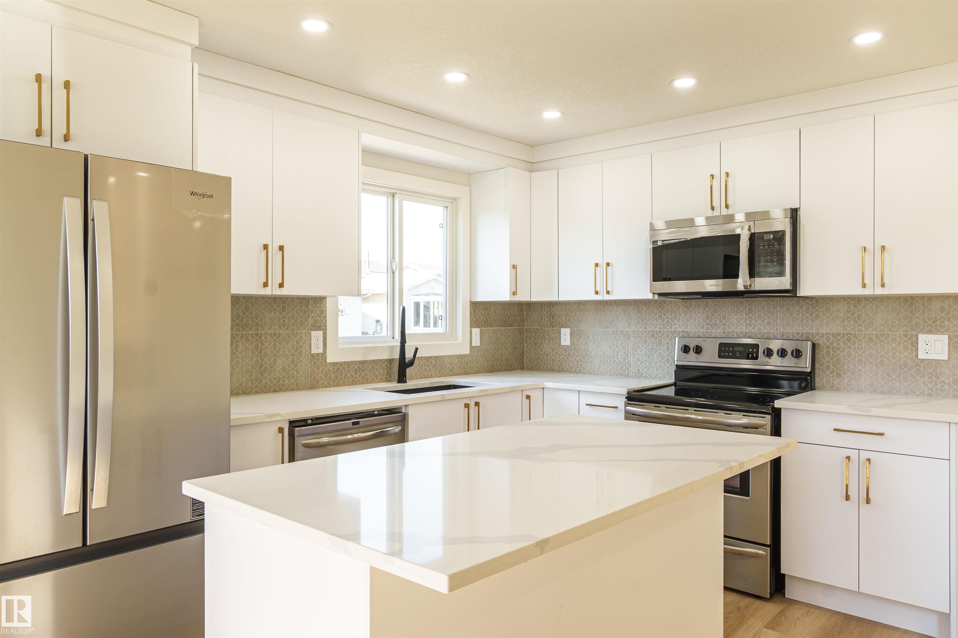 3710 41 Avenue NW, Kiniski Gardens, Edmonton 