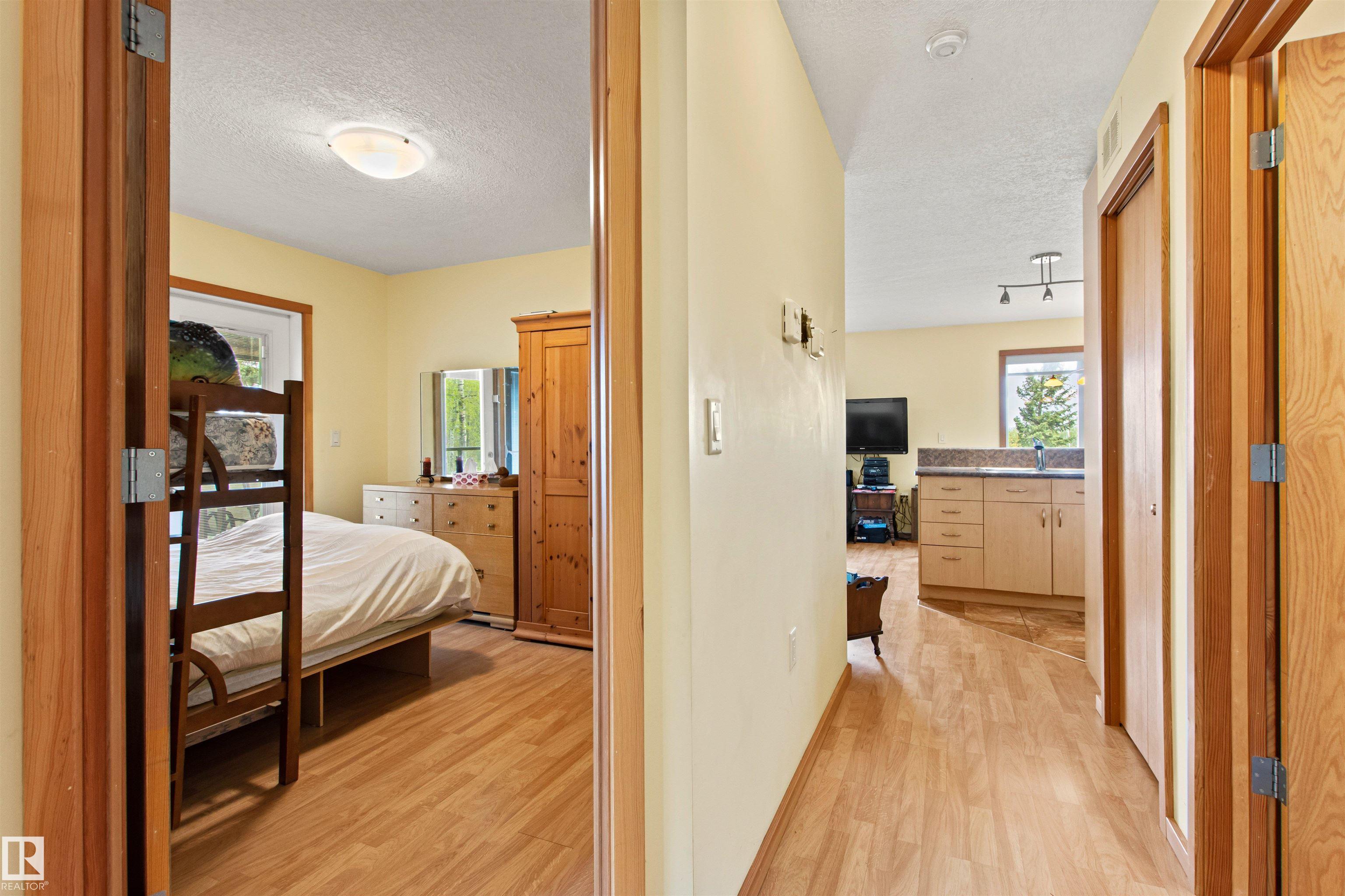 Photo 17 at 4 Sunshine Bay Road, Sunshine Bay, Rural Parkland County