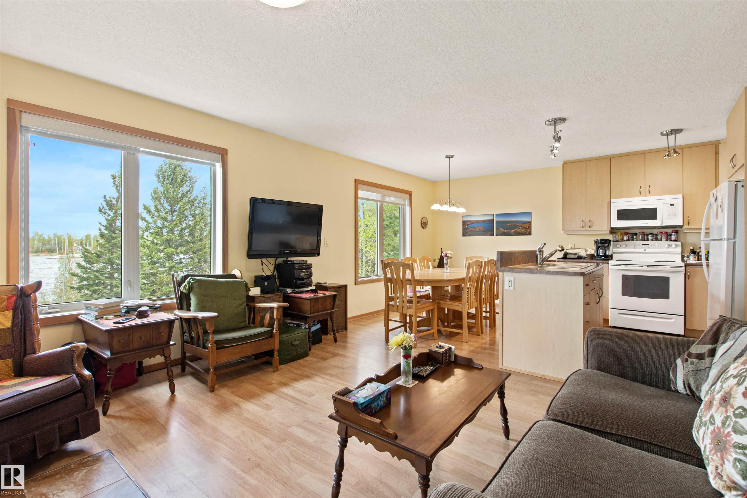 Photo 8 at 4 Sunshine Bay Road, Sunshine Bay, Rural Parkland County