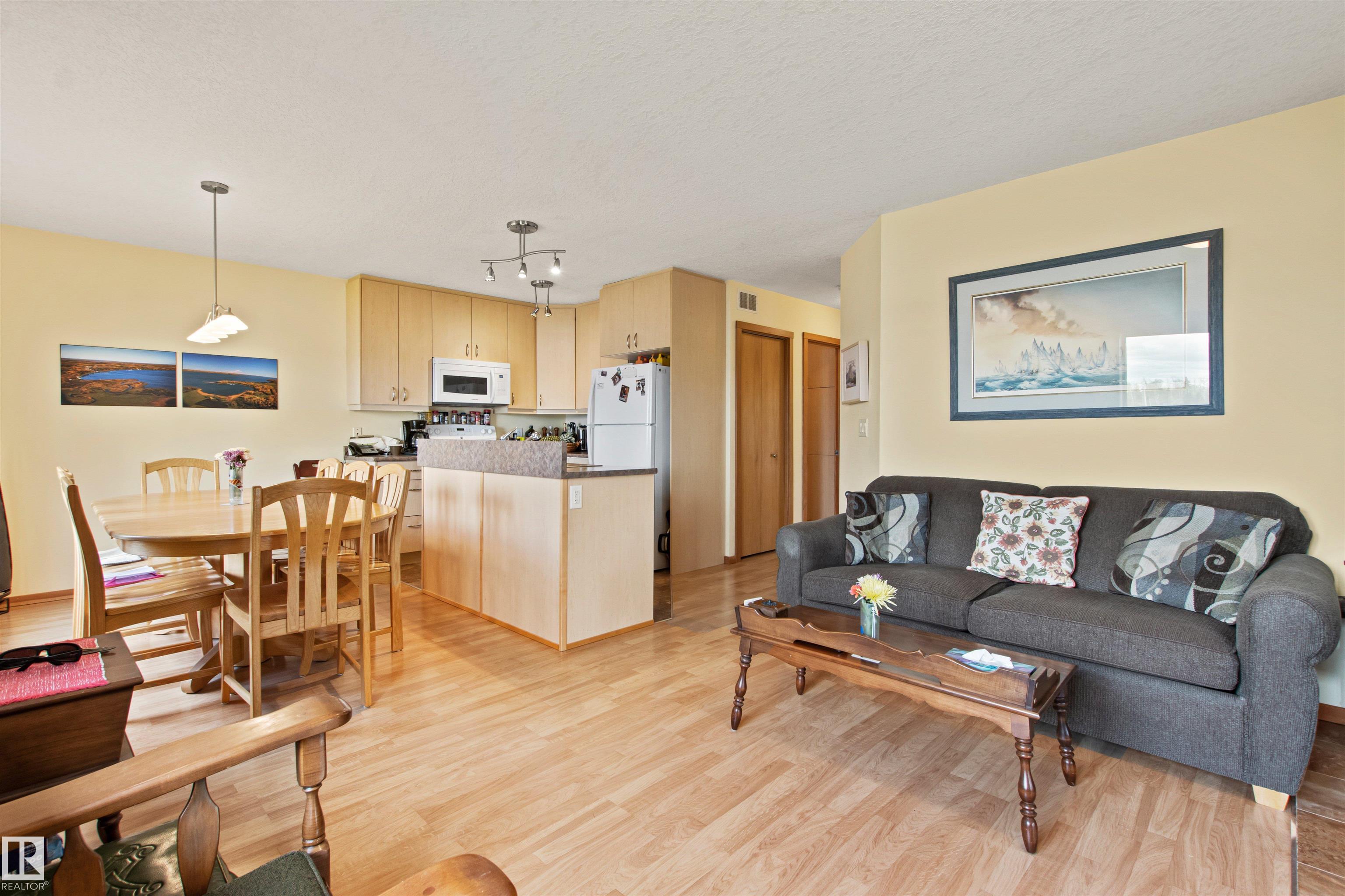 Photo 9 at 4 Sunshine Bay Road, Sunshine Bay, Rural Parkland County