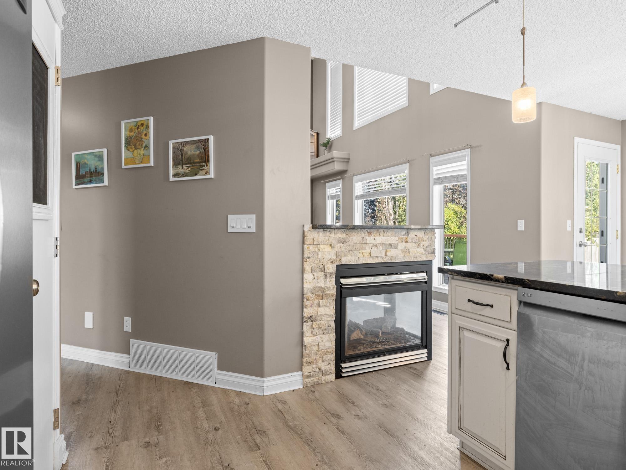 Photo 15 at 4 Rochelle Court, Coloniale Estates, Beaumont