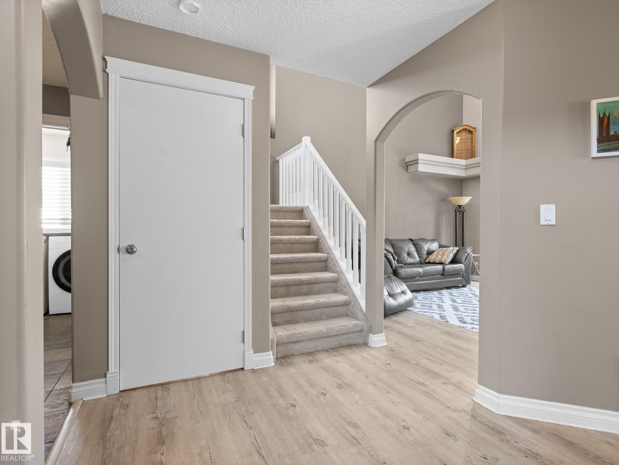 Photo 18 at 4 Rochelle Court, Coloniale Estates, Beaumont