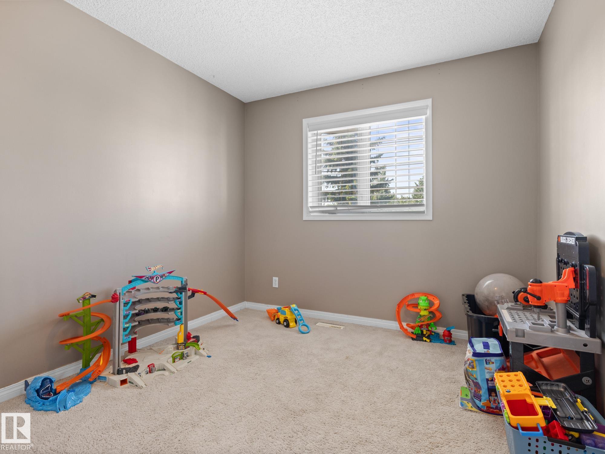 Photo 25 at 4 Rochelle Court, Coloniale Estates, Beaumont