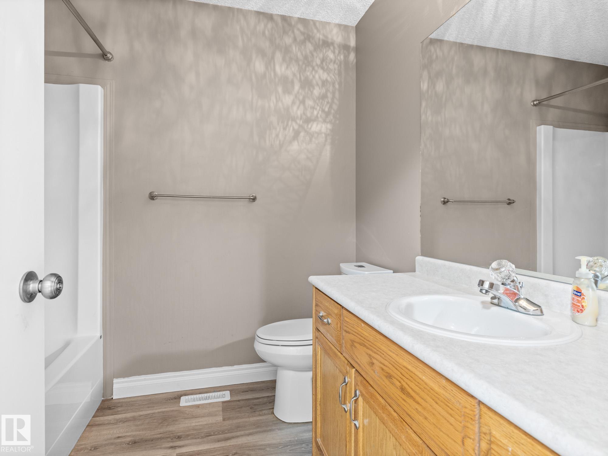 Photo 27 at 4 Rochelle Court, Coloniale Estates, Beaumont