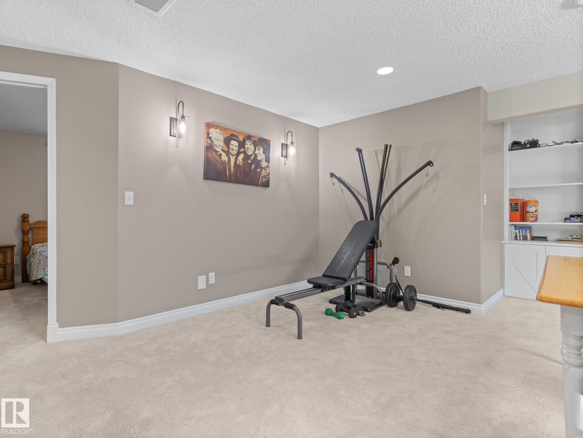 Photo 32 at 4 Rochelle Court, Coloniale Estates, Beaumont