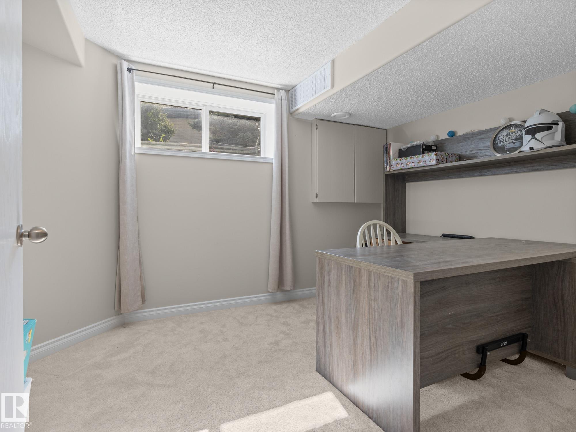 Photo 33 at 4 Rochelle Court, Coloniale Estates, Beaumont