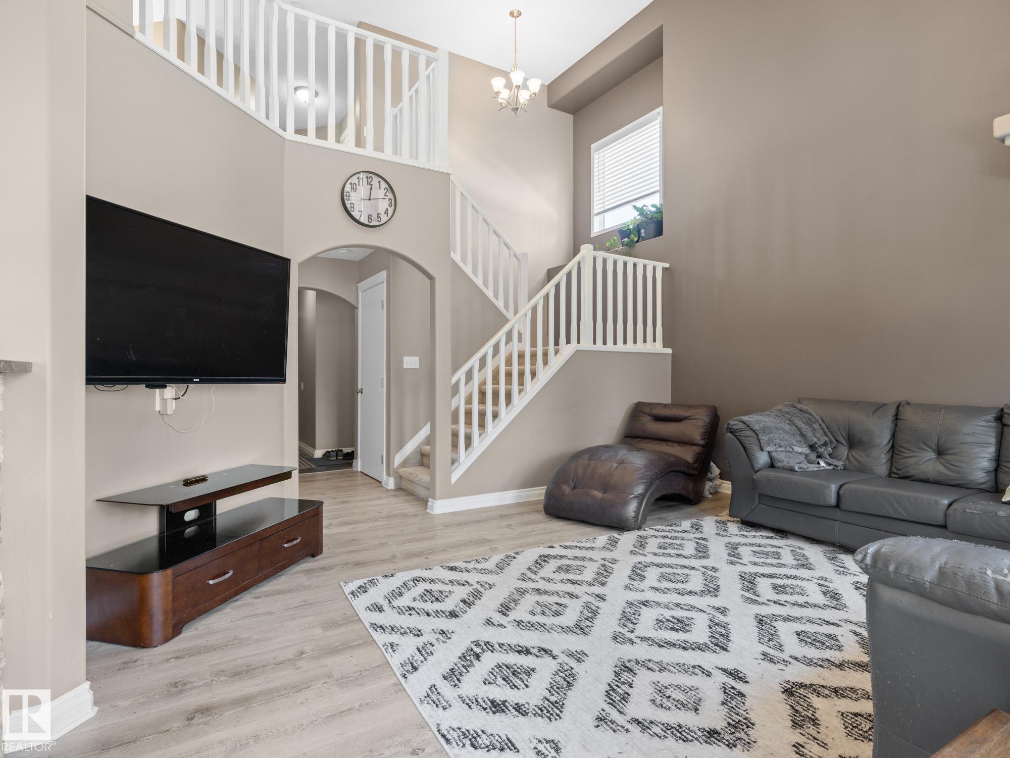 Photo 8 at 4 Rochelle Court, Coloniale Estates, Beaumont
