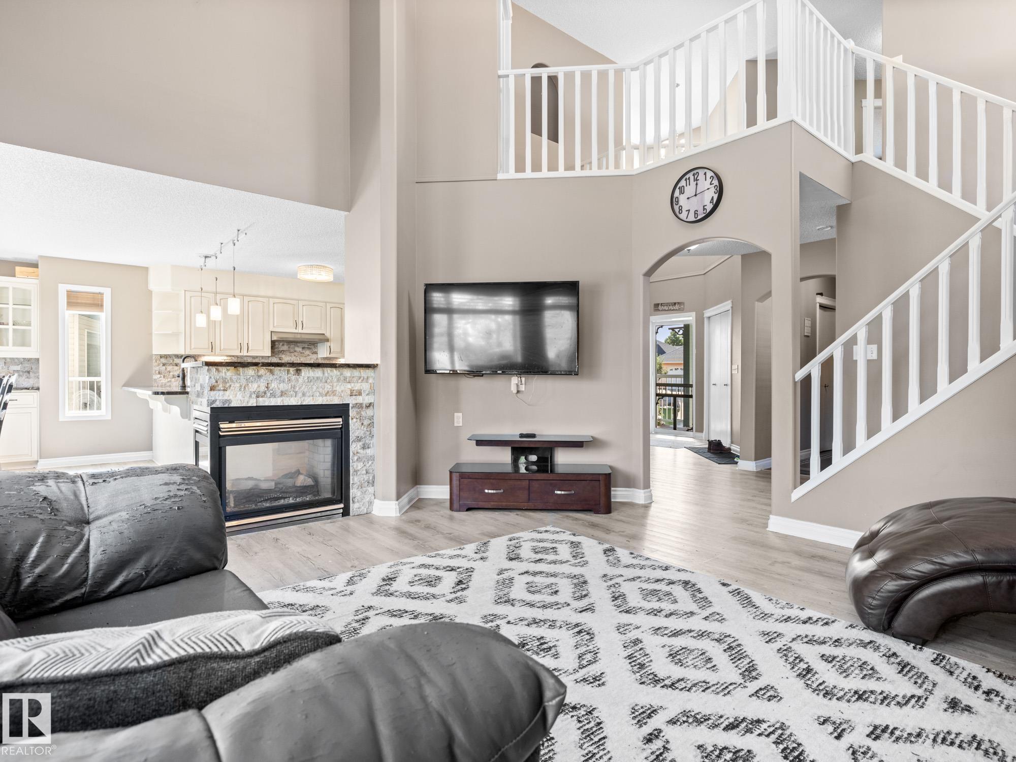 Photo 9 at 4 Rochelle Court, Coloniale Estates, Beaumont
