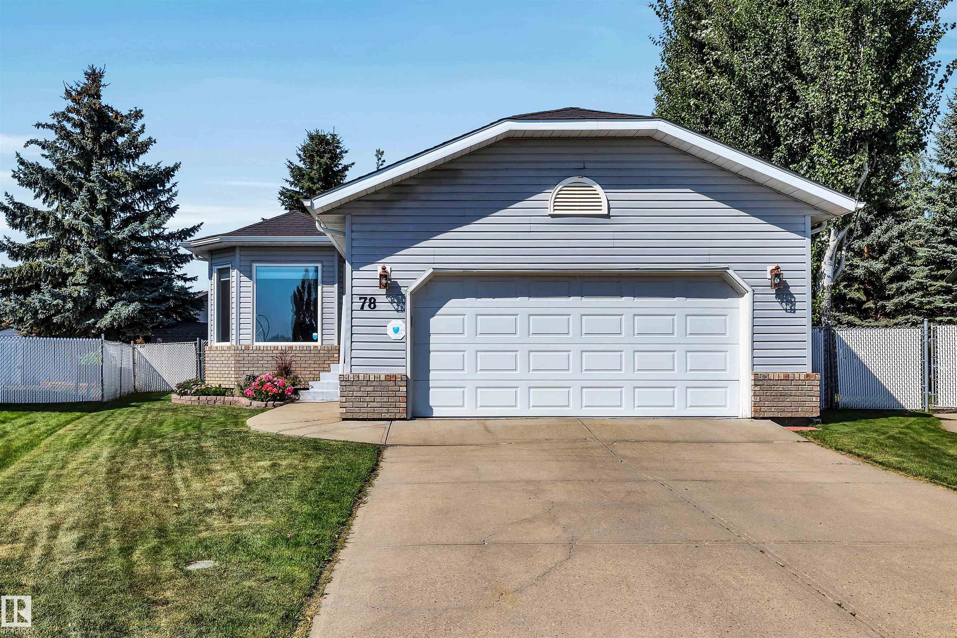 Photo 2 at 78 Deer Park Boulevard, Deer Park, Spruce Grove