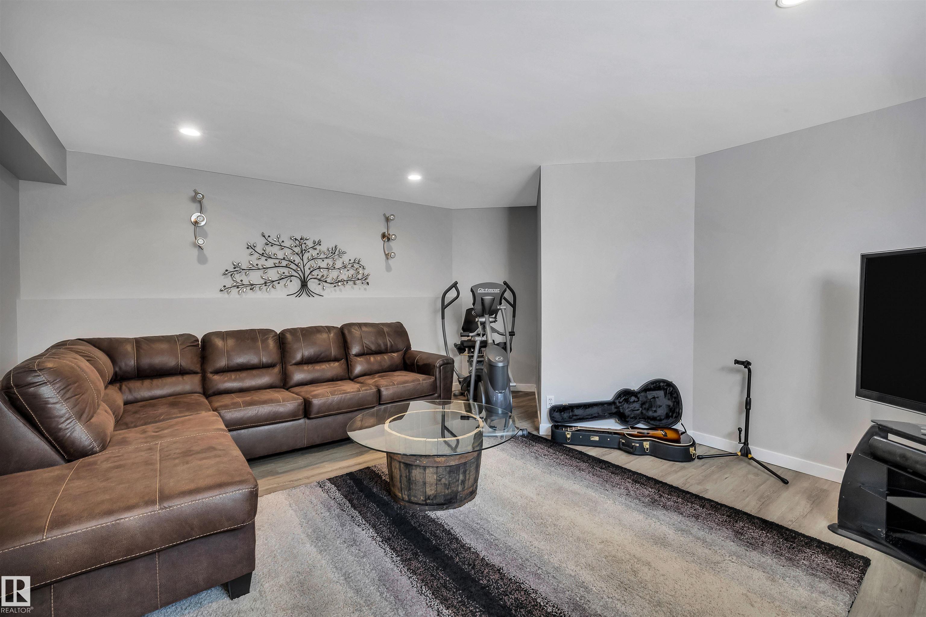 Photo 31 at 78 Deer Park Boulevard, Deer Park, Spruce Grove