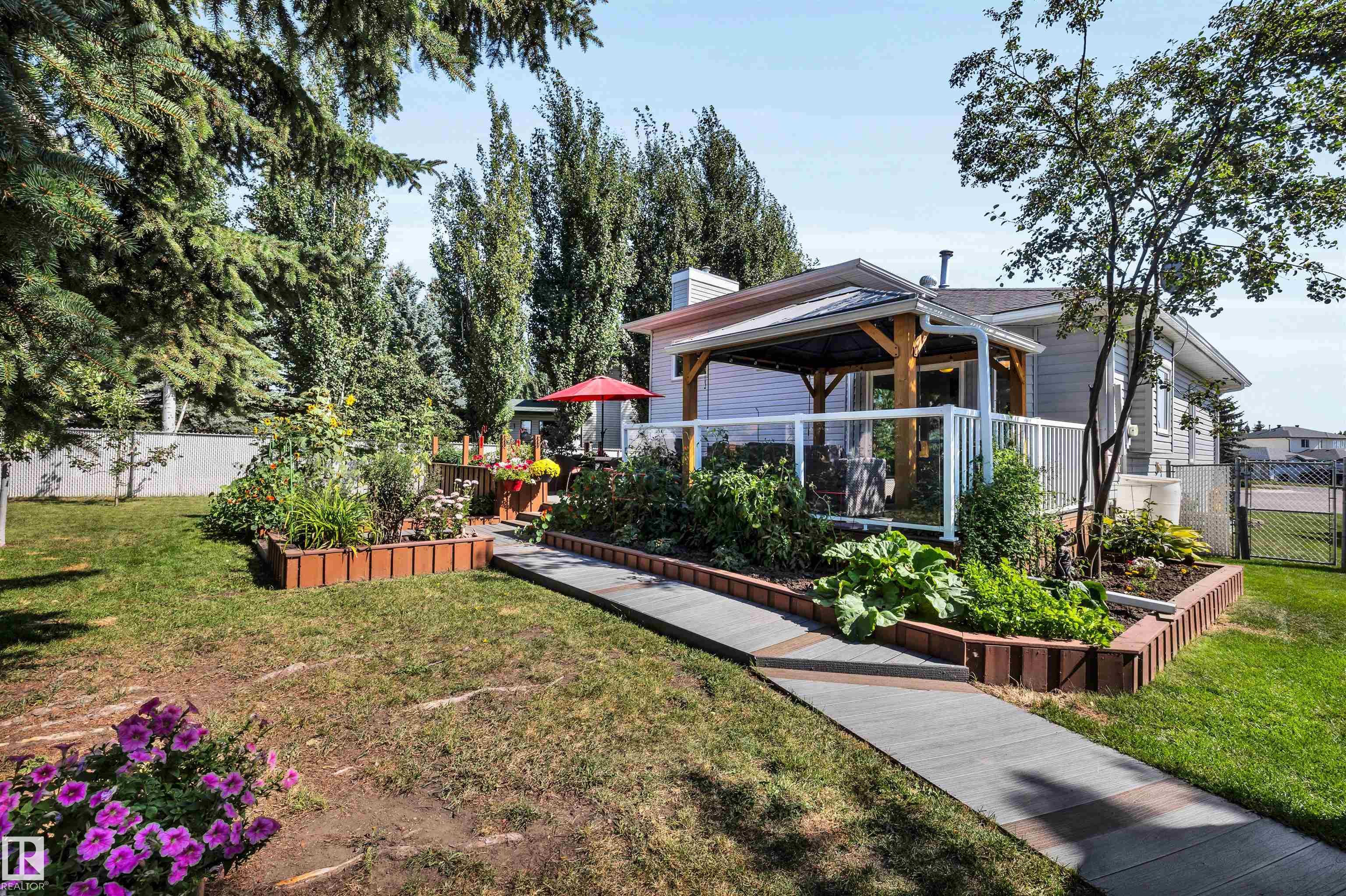 Photo 37 at 78 Deer Park Boulevard, Deer Park, Spruce Grove