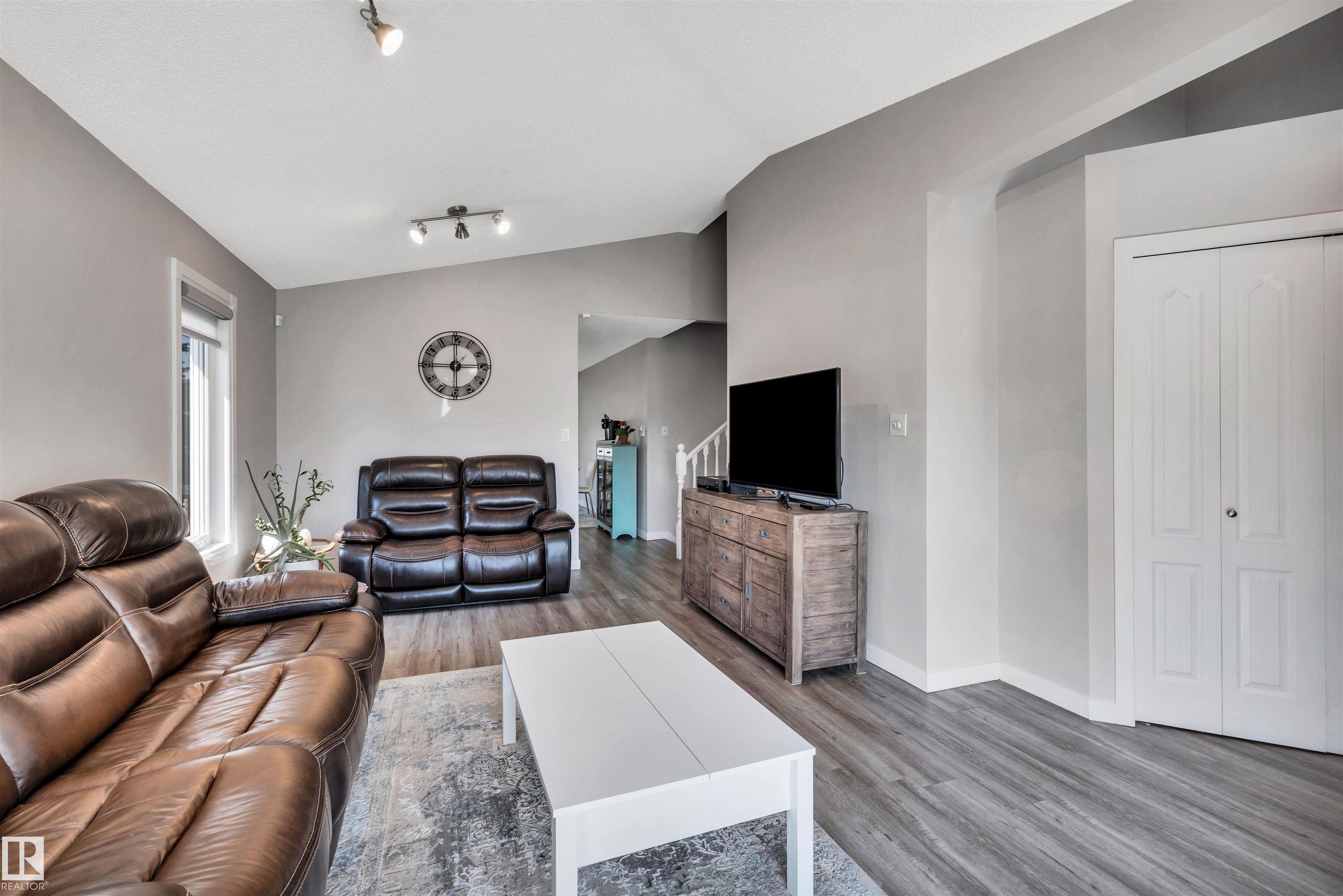 Photo 8 at 78 Deer Park Boulevard, Deer Park, Spruce Grove