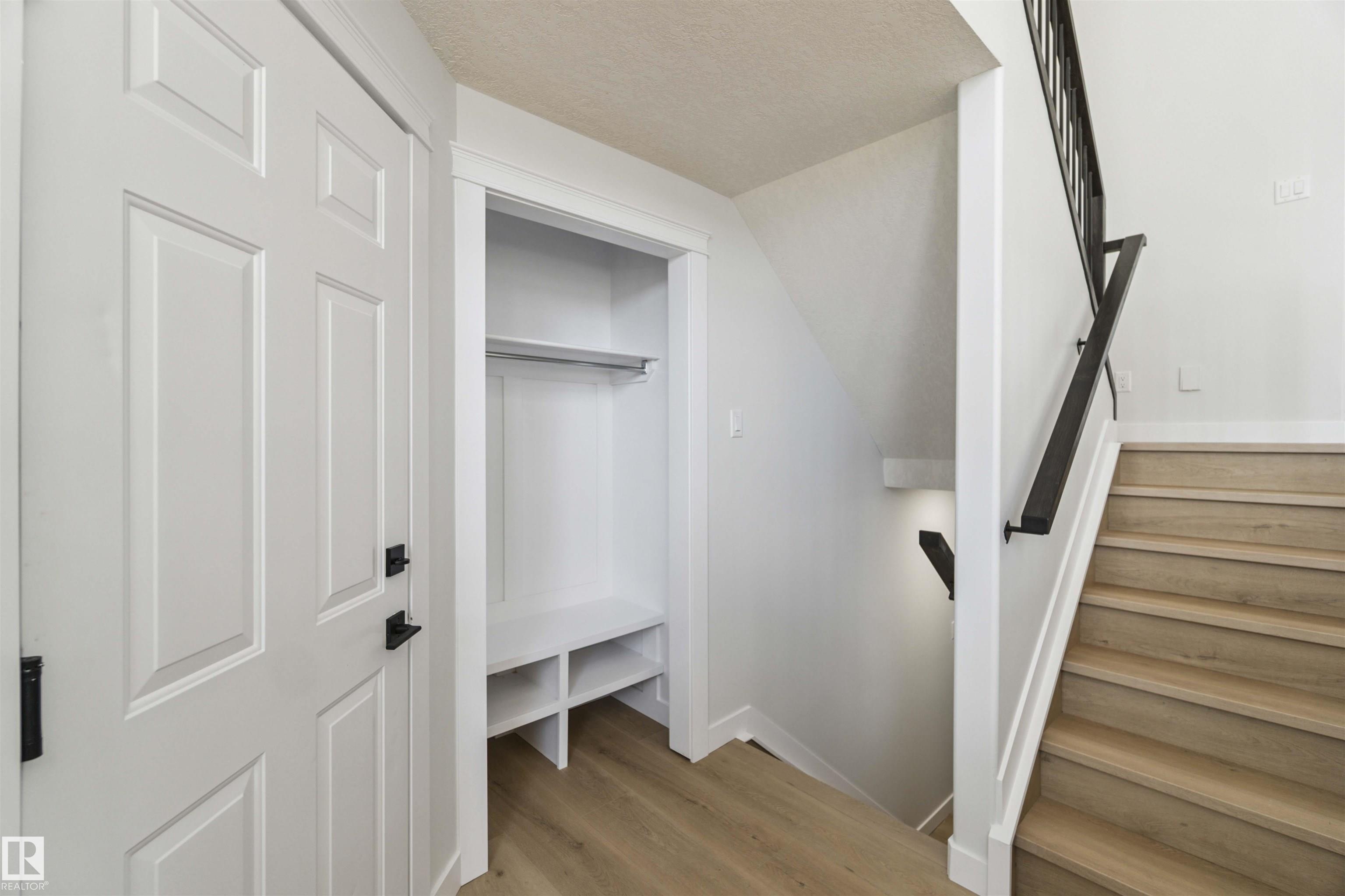 Photo 4 at 618 Layton Court NW, Leger, Edmonton