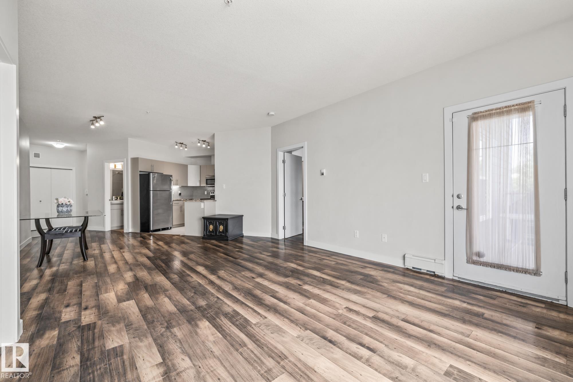 Photo 4 at 212 - 10611 117 Street NW, Queen Mary Park, Edmonton