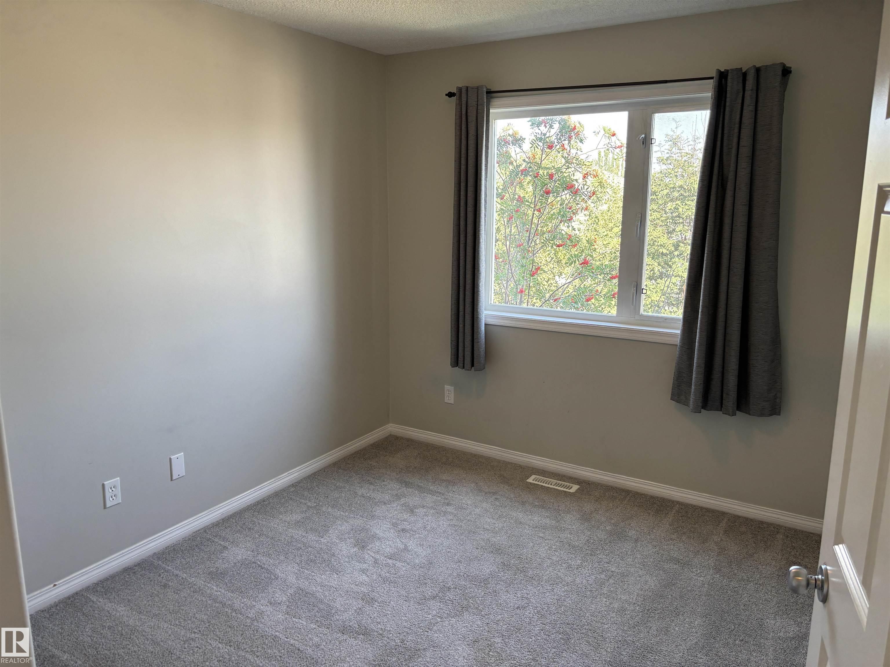 Photo 17 at 21 - 5102 30 Avenue, Place Chaleureuse, Beaumont