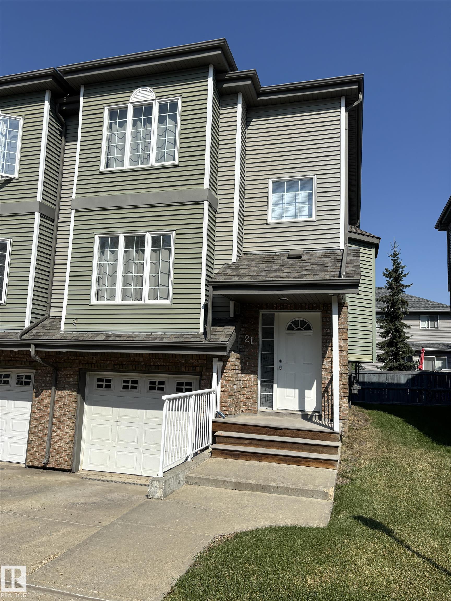Photo 3 at 21 - 5102 30 Avenue, Place Chaleureuse, Beaumont
