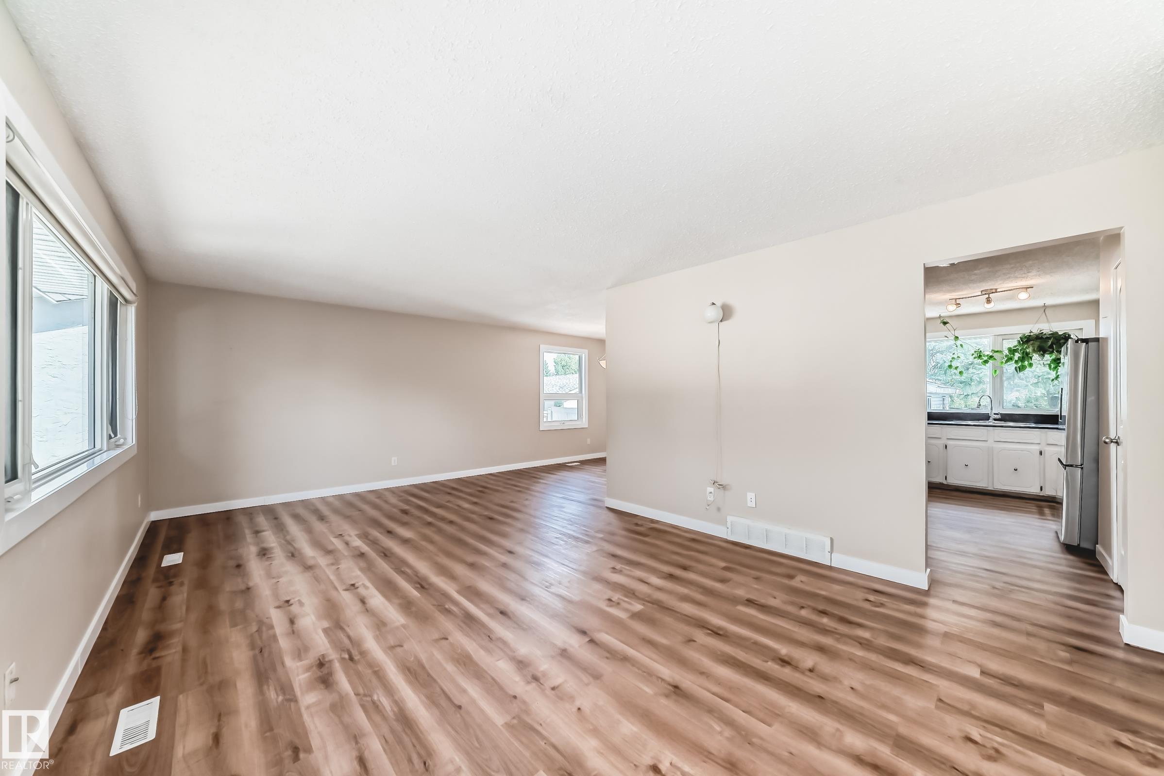 Photo 13 at 3605 41 Street, Caledonia, Leduc
