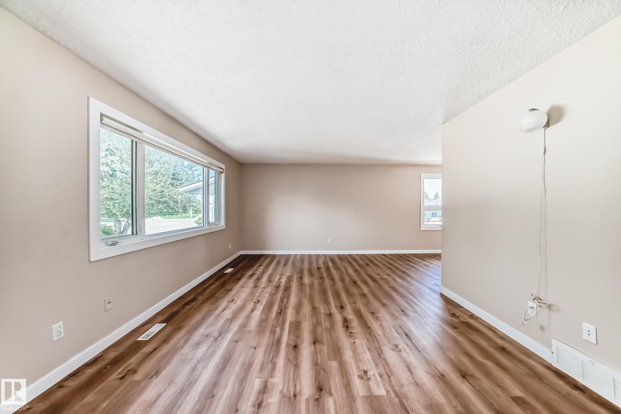 Photo 14 at 3605 41 Street, Caledonia, Leduc