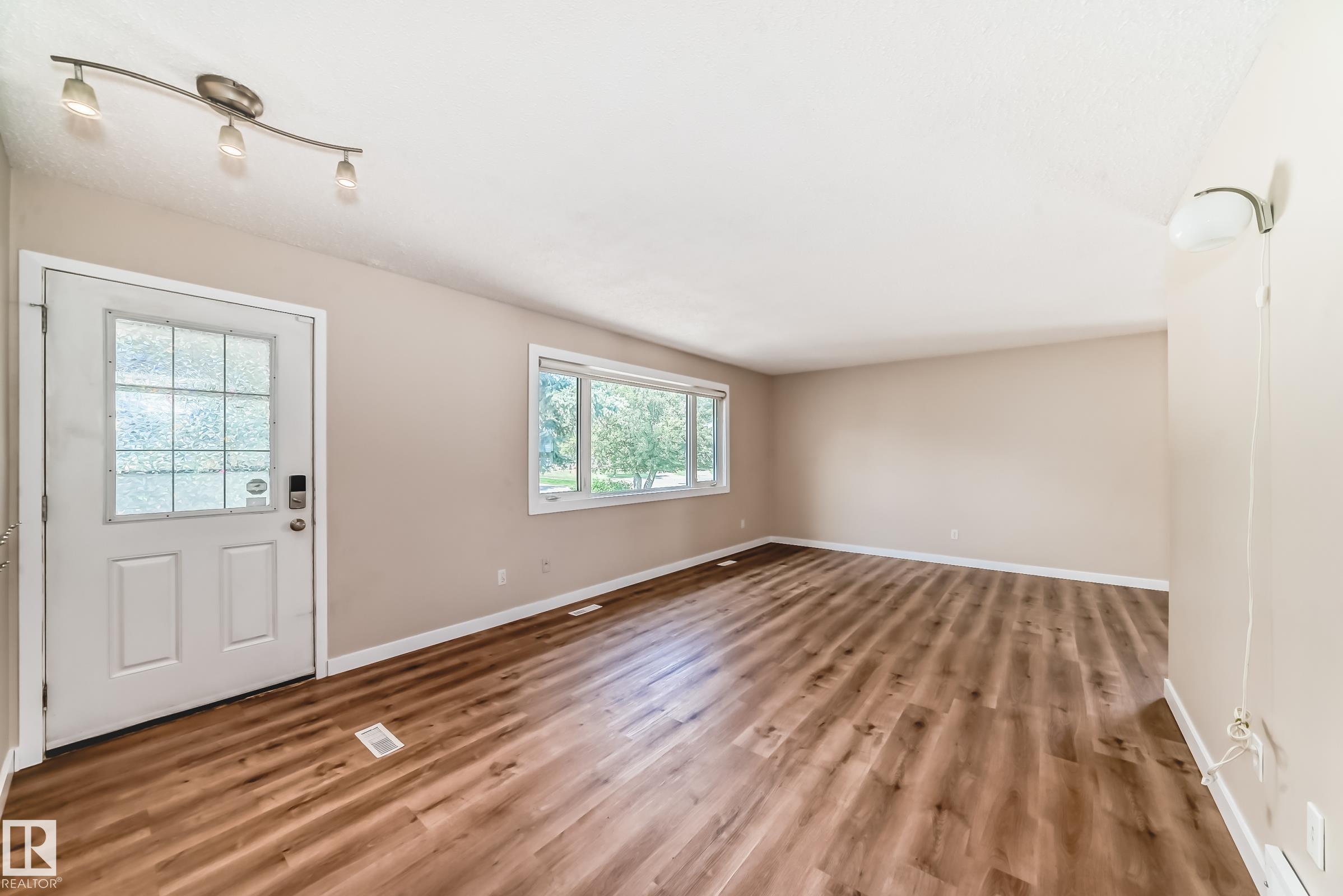 Photo 15 at 3605 41 Street, Caledonia, Leduc