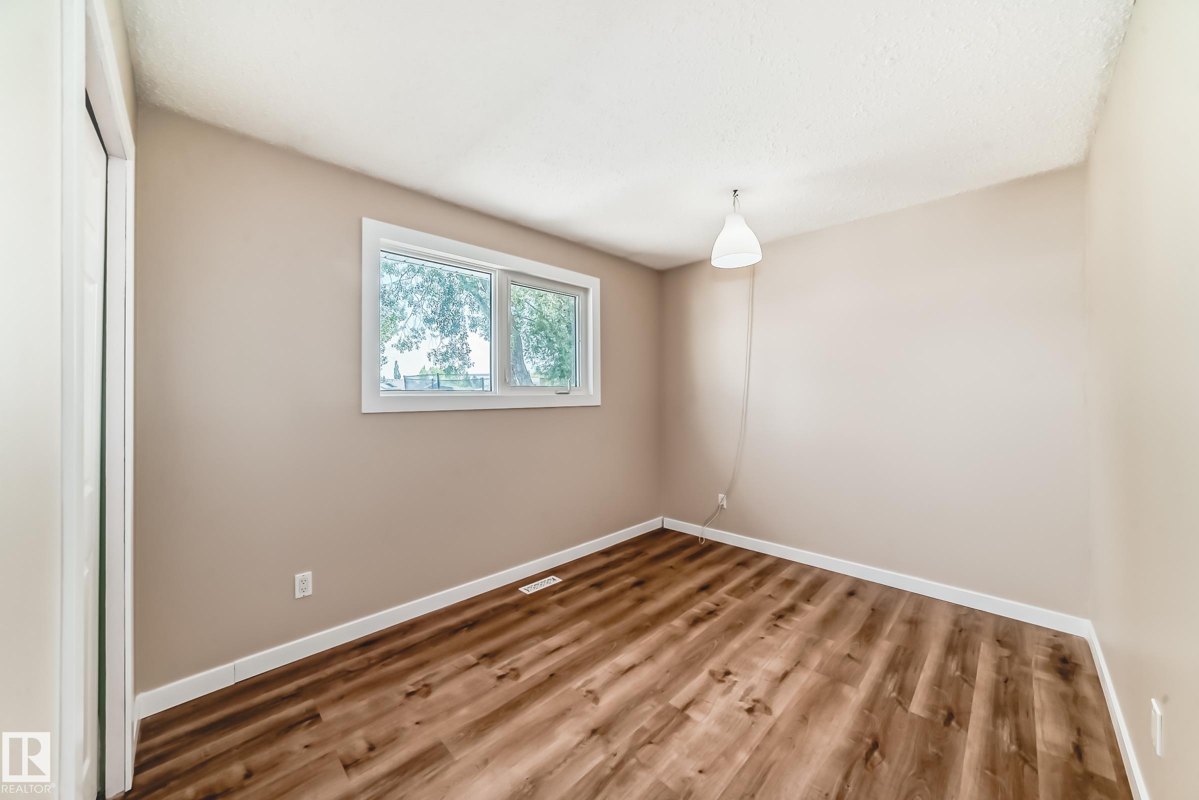 Photo 26 at 3605 41 Street, Caledonia, Leduc