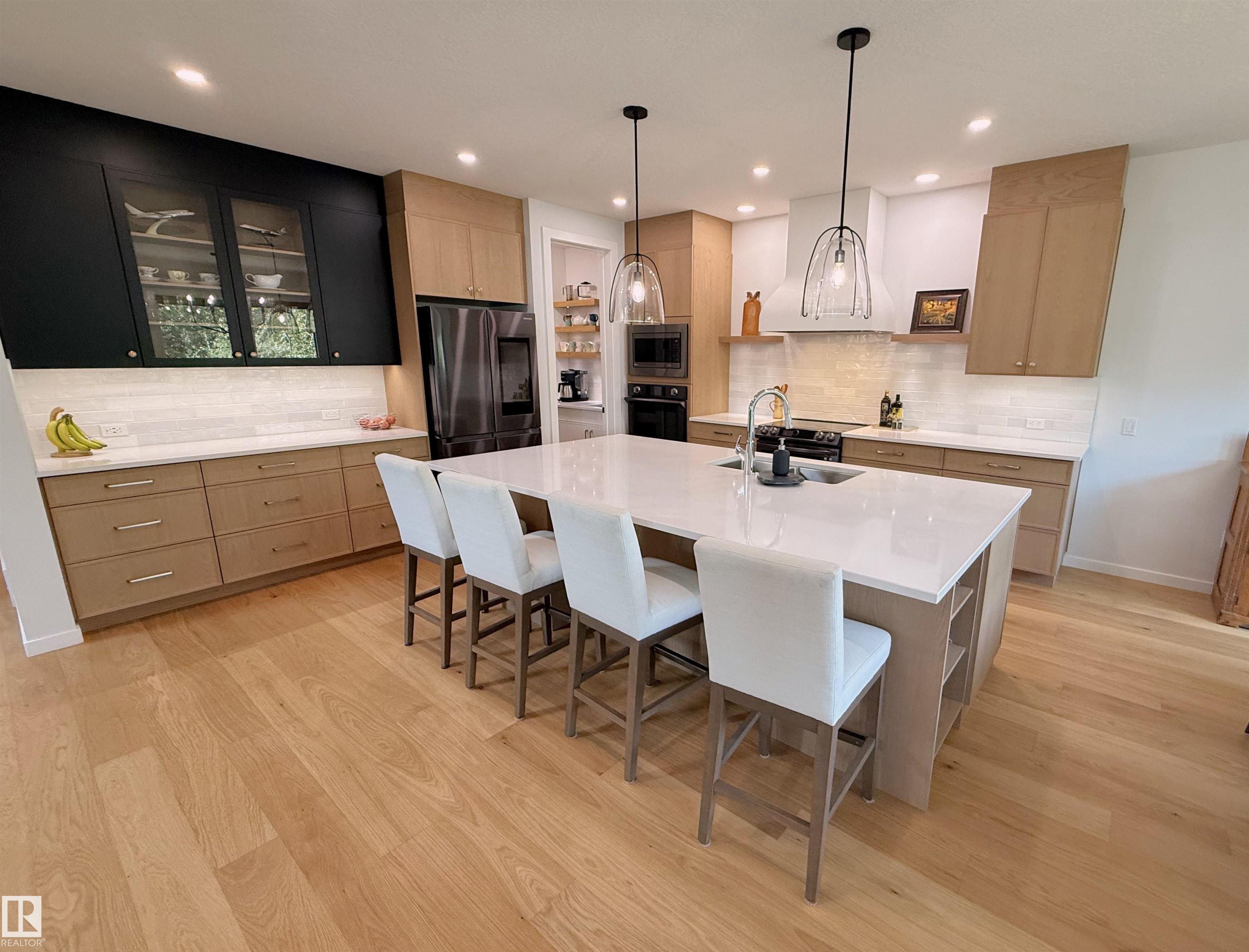 Photo 4 at 8 Arthur Way, Aspen Glen, Spruce Grove