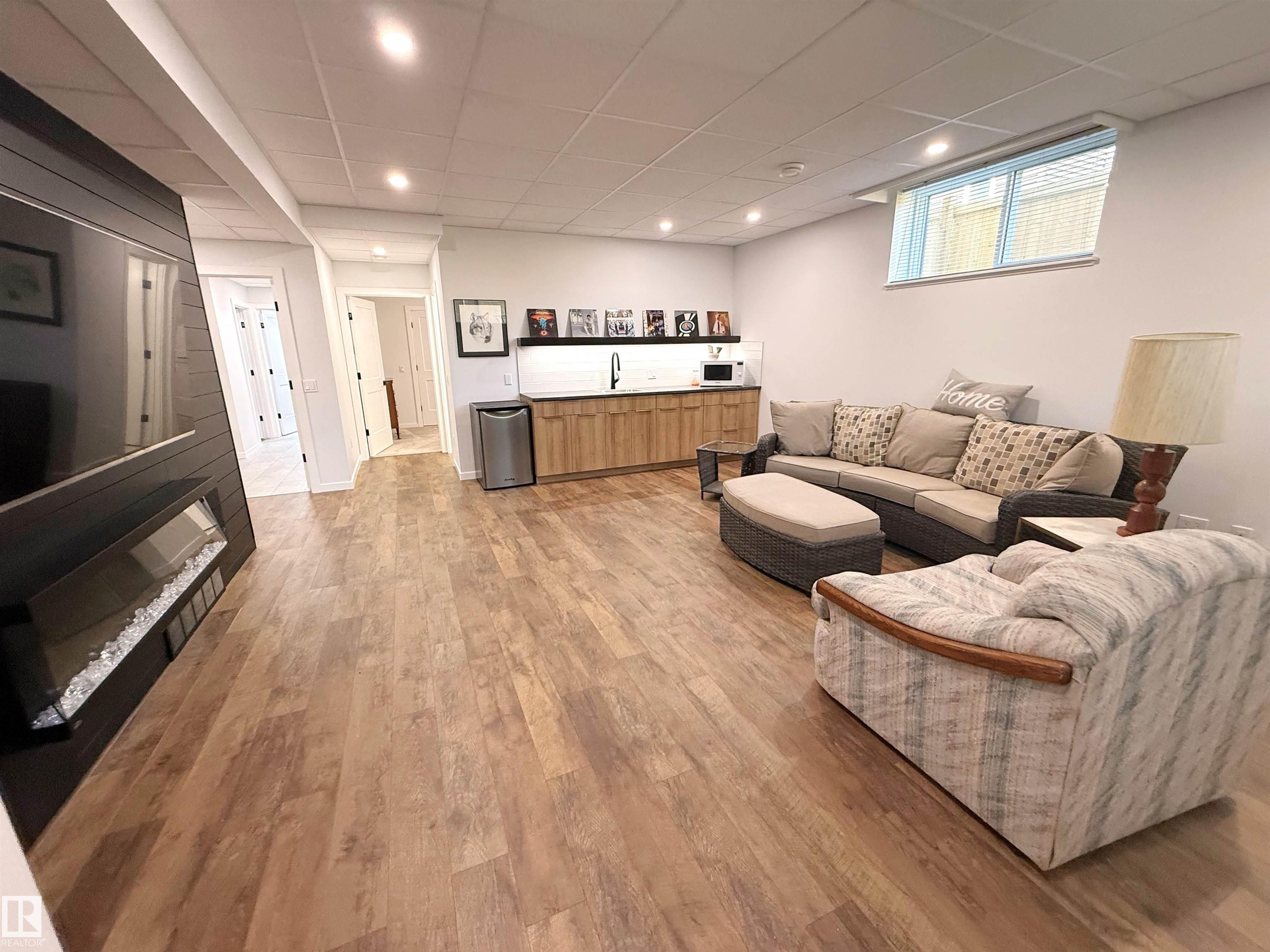 Photo 43 at 8 Arthur Way, Aspen Glen, Spruce Grove