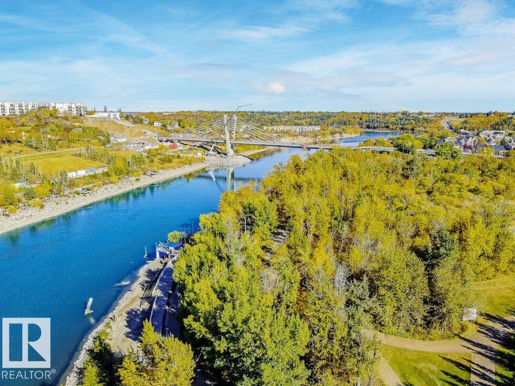 http://cdnparap120.paragonrels.com/ParagonImages/Property/p12/RAE/225368263/34/0/0/72d0e71e1cdee73138775dcc66f0c4cb/1/050ed7037e9be5aa654b2deed87224ab/225368263-07ef5b30-203d-480c-a3b7-b743f1796ab8.JPG