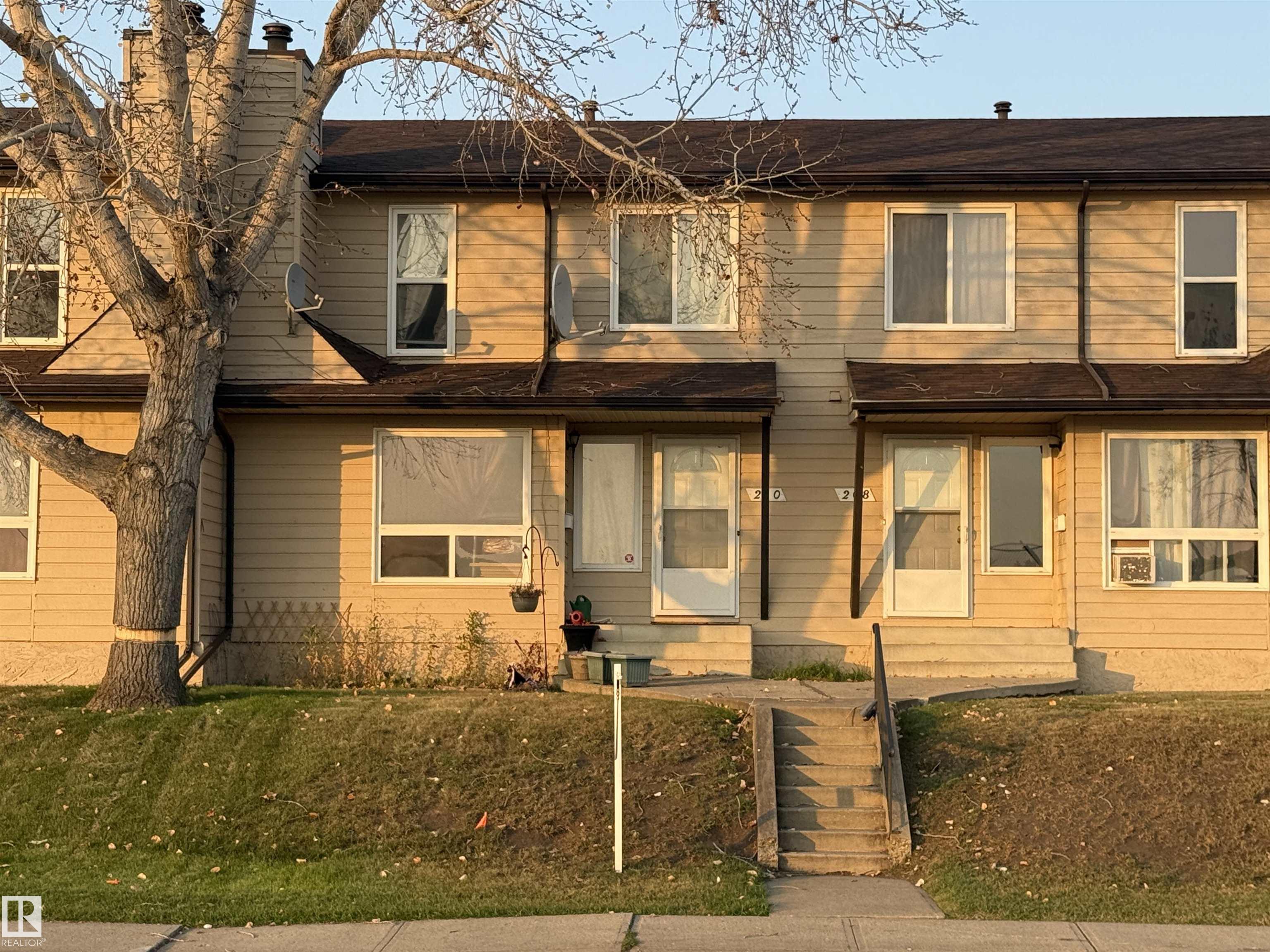 210 Warwick Road NW, Dunluce, Edmonton 