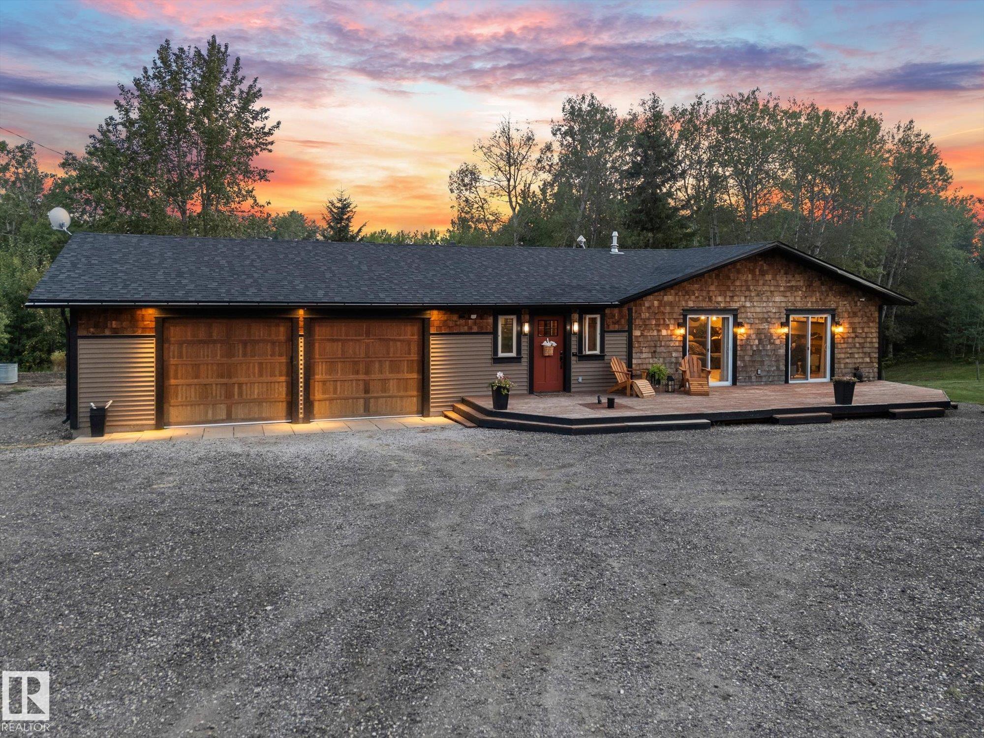Photo 2 at 12 - 53333 Rge Road 20, Chateau Heights, Rural Parkland County